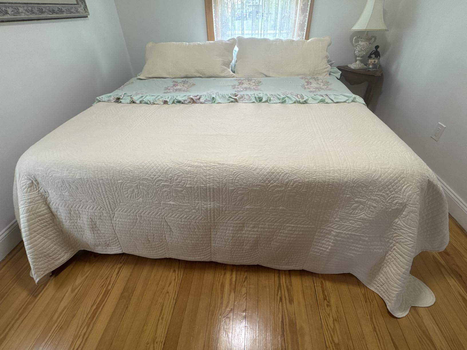 Madison Park Cottage Damask Coverlet Set, 3 PC Full/Queen Quilt Set | Scallop Edge, All Season Oversized Bedding with Pre-washed Cotton-Filled Quilt, Shams, Cream customer photo 2