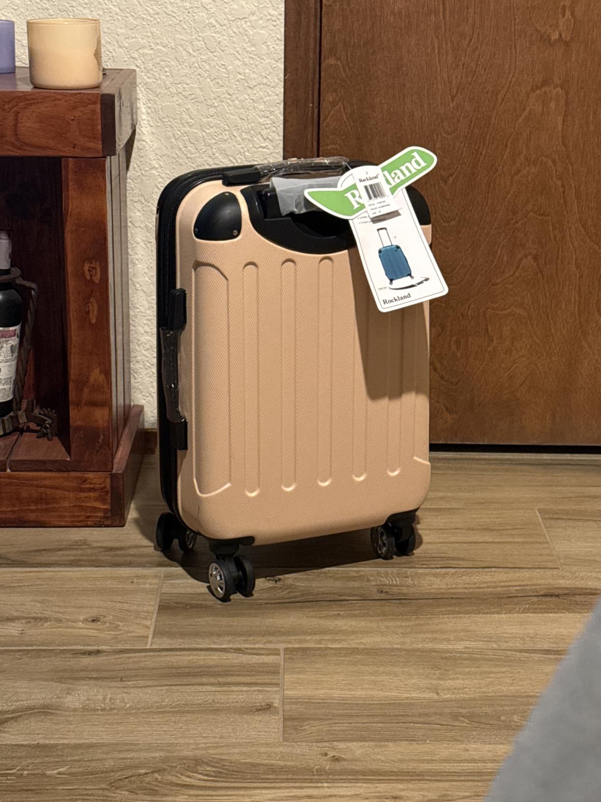 Rockland London Hardside Spinner Wheel Luggage, White, 3-Piece Set (20/24/28) customer photo 2