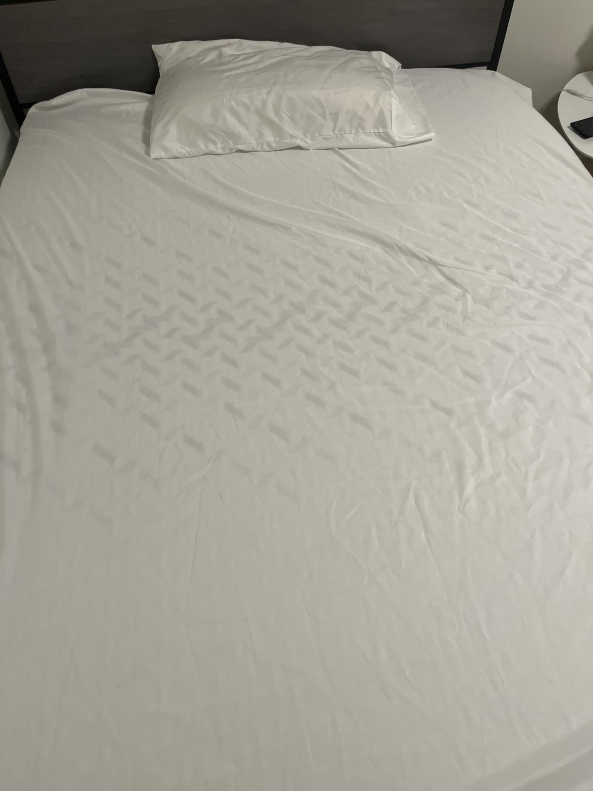 Amazon Basics Lightweight Super Soft Breathable Brushed Microfiber 4 Piece Bed Sheet Set with 14-Inch Deep Pockets, Wrinkle Resistant, Queen, Beige, Solid customer photo 1