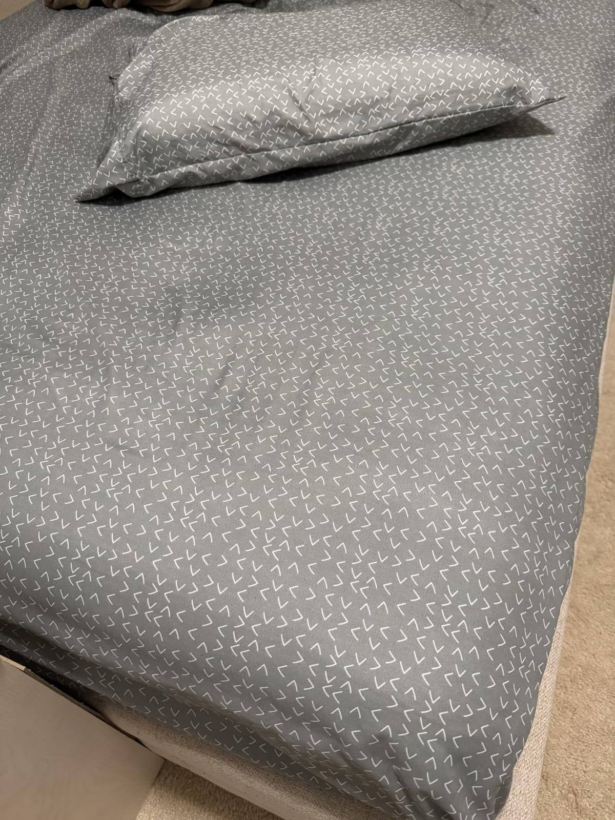 Amazon Basics Lightweight Super Soft Breathable Brushed Microfiber 4 Piece Bed Sheet Set with 14-Inch Deep Pockets, Wrinkle Resistant, Queen, Beige, Solid customer photo 2