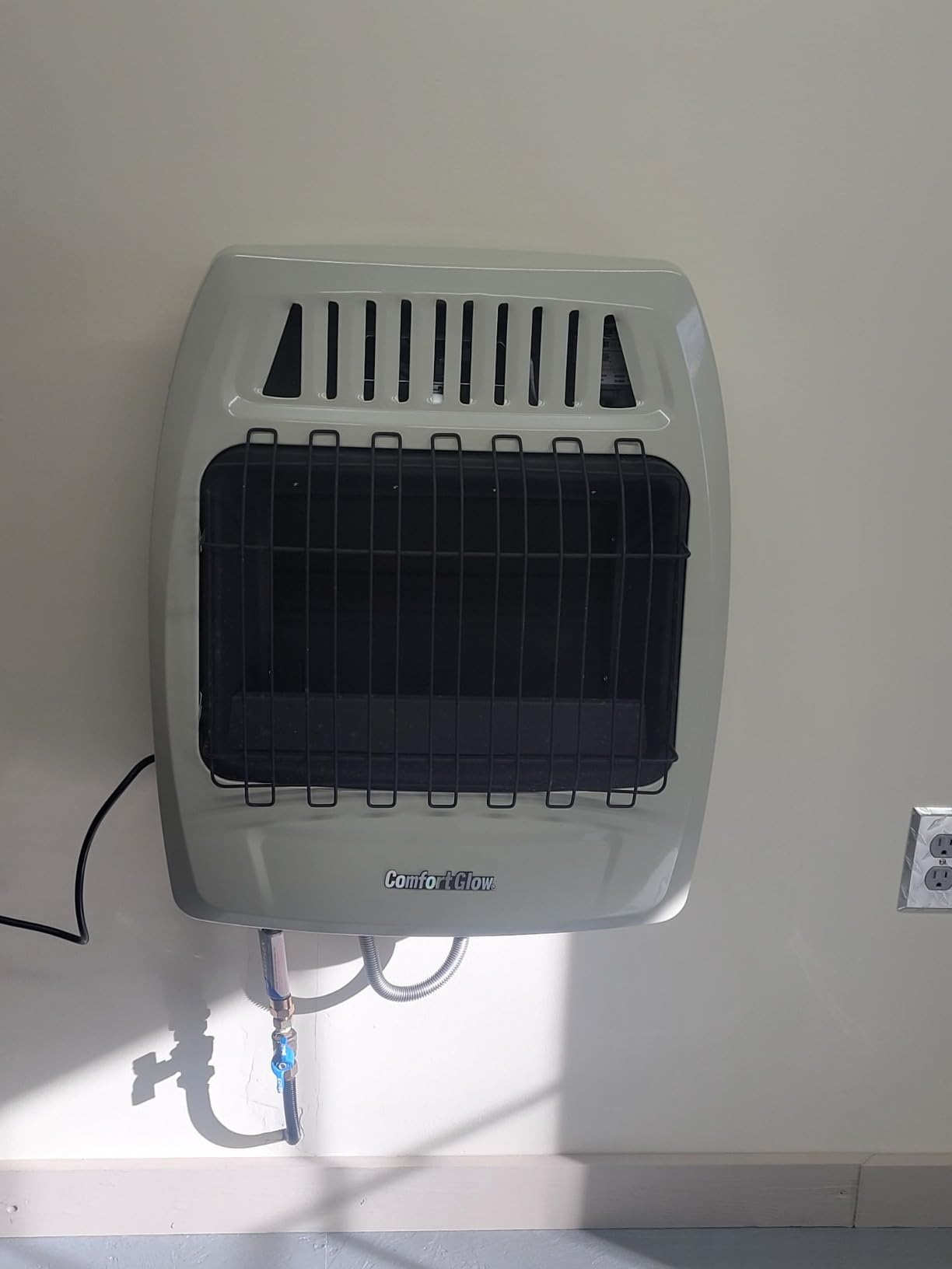 WORLD MKTG OF AMERICA/IMPORT KWD258 20000 BTU Dual Gas Wall Heater | Gas Heater for Indoor Use, Natural Gas or Liquid Propane, Thermostat, Heats up to 800 sq ft, Electric Ignition customer photo 1