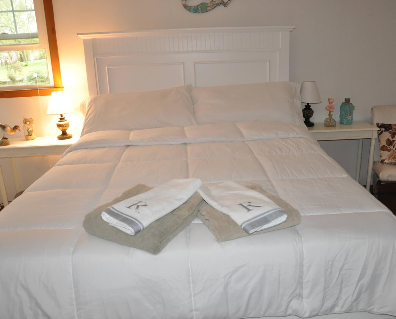 Utopia Bedding Queen Comforter, Duvet Insert, White, 88 x 88 Inches | Soft and Fluffy Down Alternative Bed Comforter, All Season, Breathable, Corner Tabs, Box Stitched, Durable, Machine Washable customer photo 1