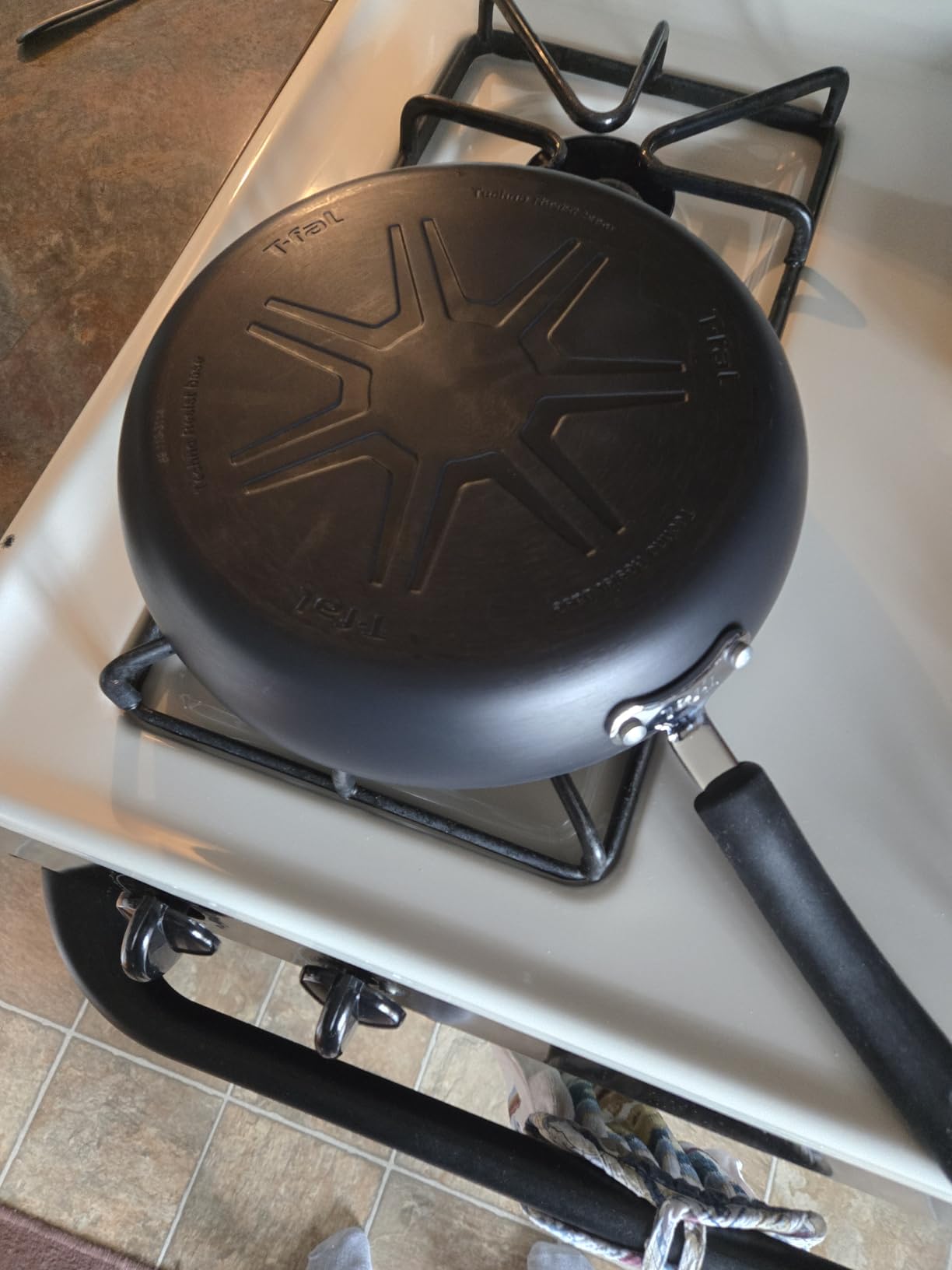 T-Fal Ultimate Hard Anodized Nonstick Pots and Pans Set 17 Piece, Nonstick Cookware Set with Fry Pan, Saucepans, Saute-Pan, Griddle, Dishwasher Safe, Onyx customer photo 2