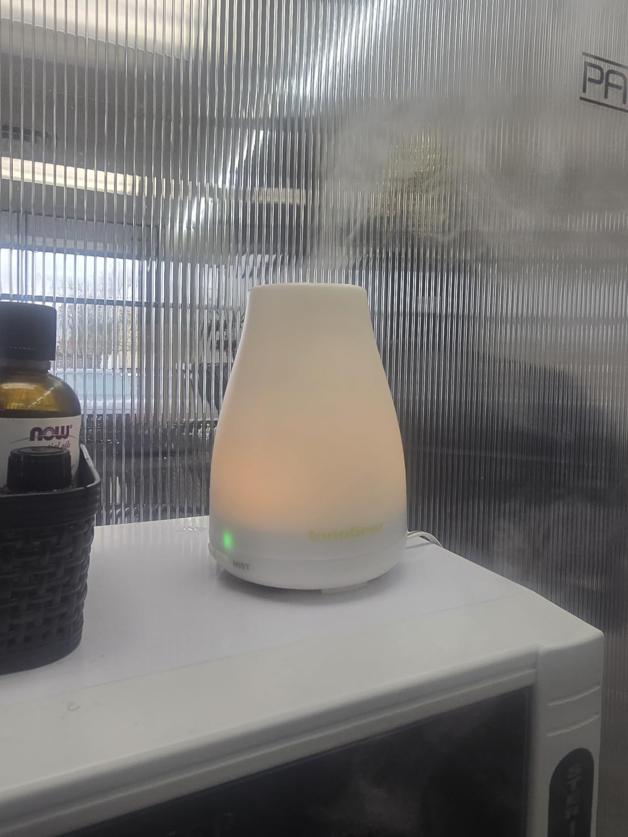 InnoGear Essential Oil Diffuser Ultrasonic Diffusers for Home, Basic White | 100ml, Small Humidifier, Cool Mist, Aromatherapy, Run up to 8hrs, Waterless Auto Off, 7 Lights, Living Room, Quiet, Bedroom customer photo 1