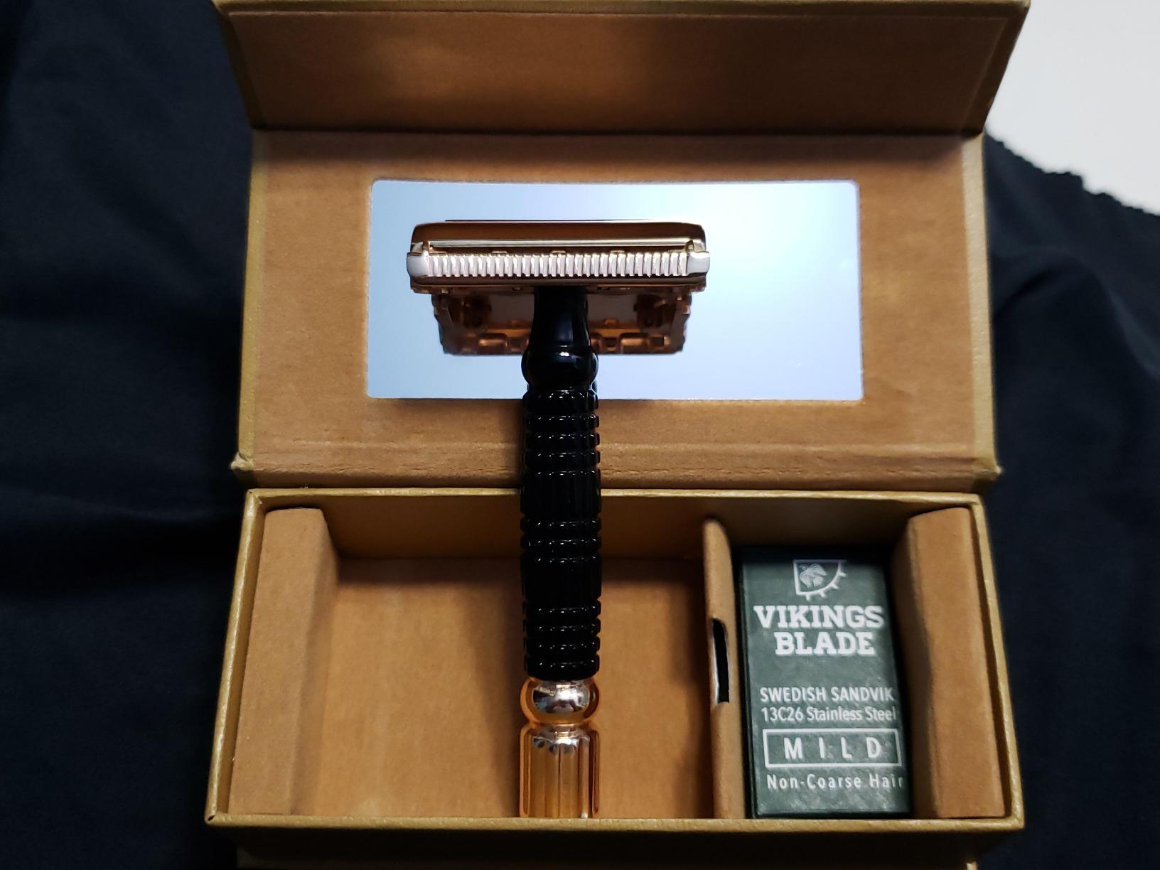 VIKINGS BLADE Double Edge Safety Razor for Men + 5 Swedish Steel Blades + Luxury Case (The Chieftain) customer photo 1