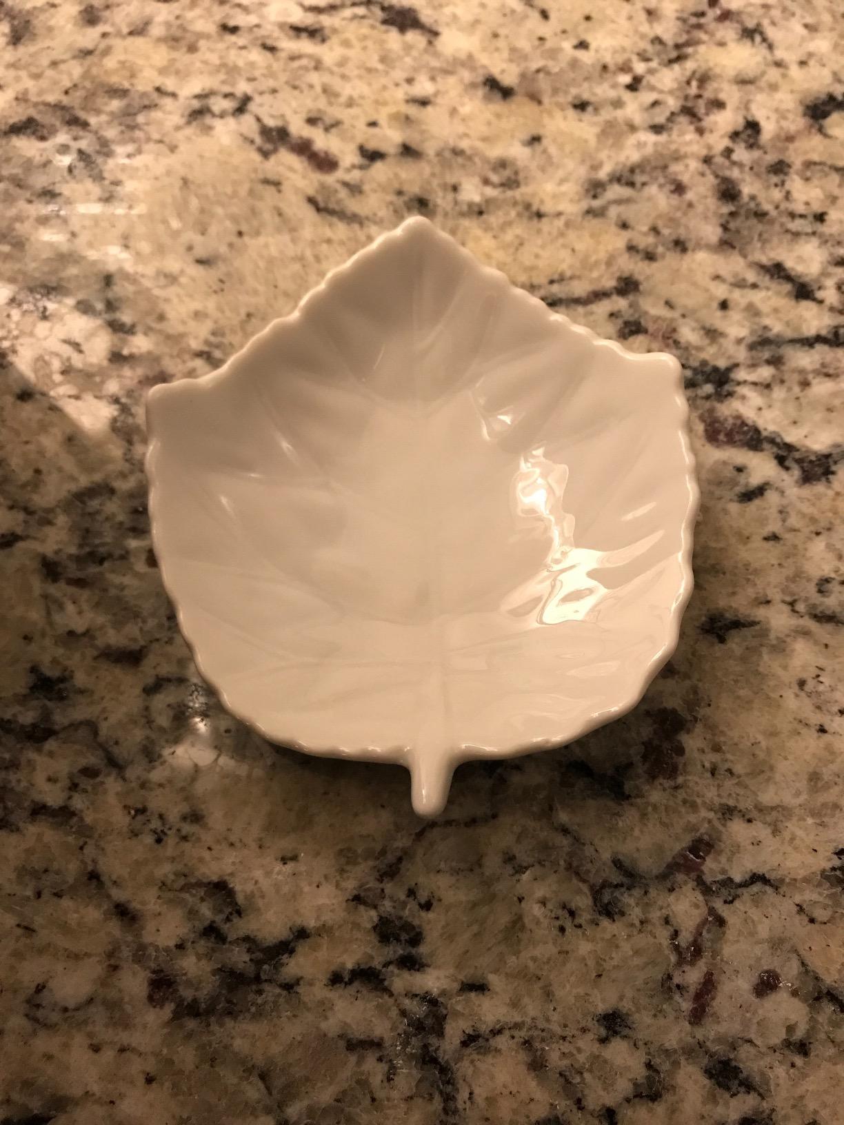 HIC Kitchen Tea Bag Holder Caddy, Fine White Porcelain, Leaf Design customer photo 2