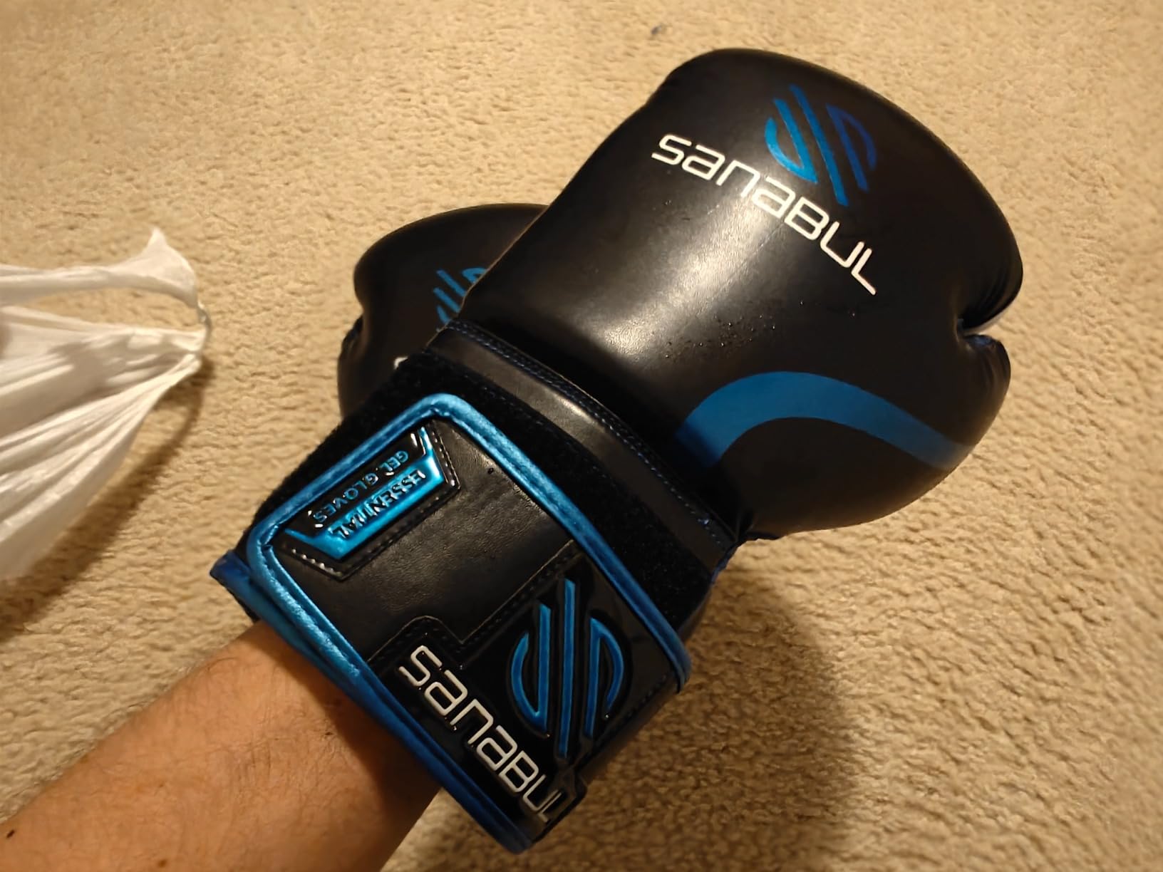 Sanabul Essential Gel Boxing Gloves for Men & Women, Kickboxing MMA, Muay Thai Gloves and Heavy Bag Training Punching & Sparring customer photo 1