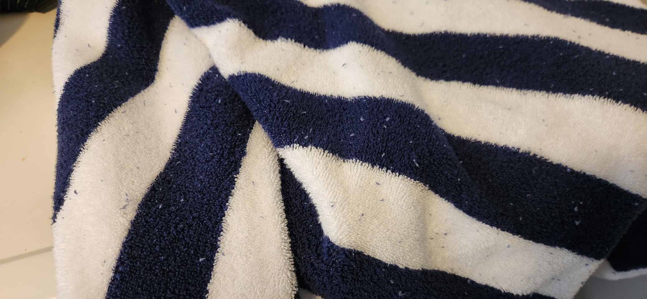 Amazon Basics 100% Cotton Soft & Absorbent Beach Towels, Cabana Stripe, Fast Drying, Machine Washable, Large 30 in x 60 in, Navy Blue, 2-Pack customer photo 2