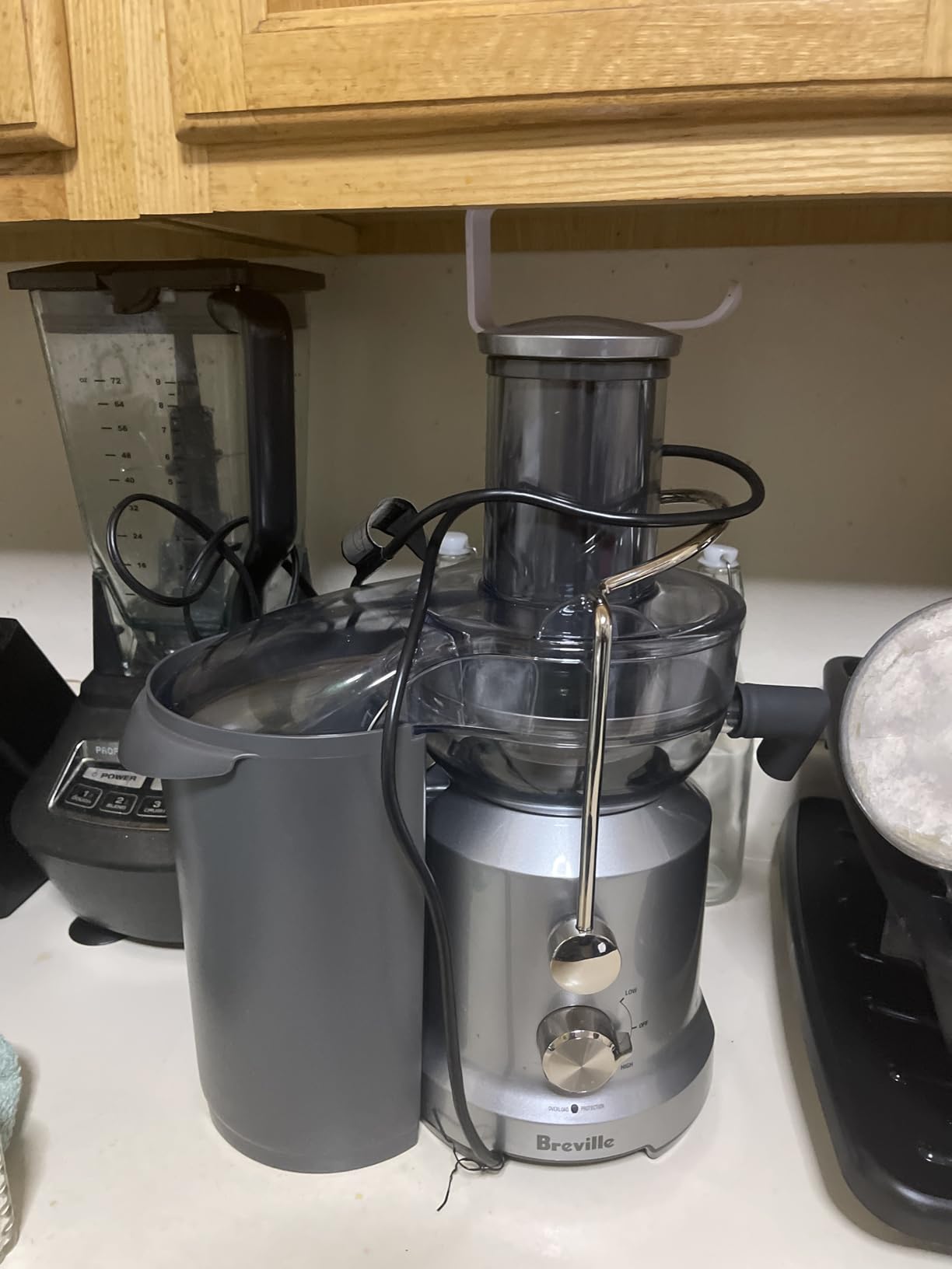 Breville BJE430SIL Juice Fountain Cold, Silver | Create nutrient-rich drinks with centrifugal juicer's Cold Spin Technology that preserves vitamins and minerals | 70 fl oz customer photo 2