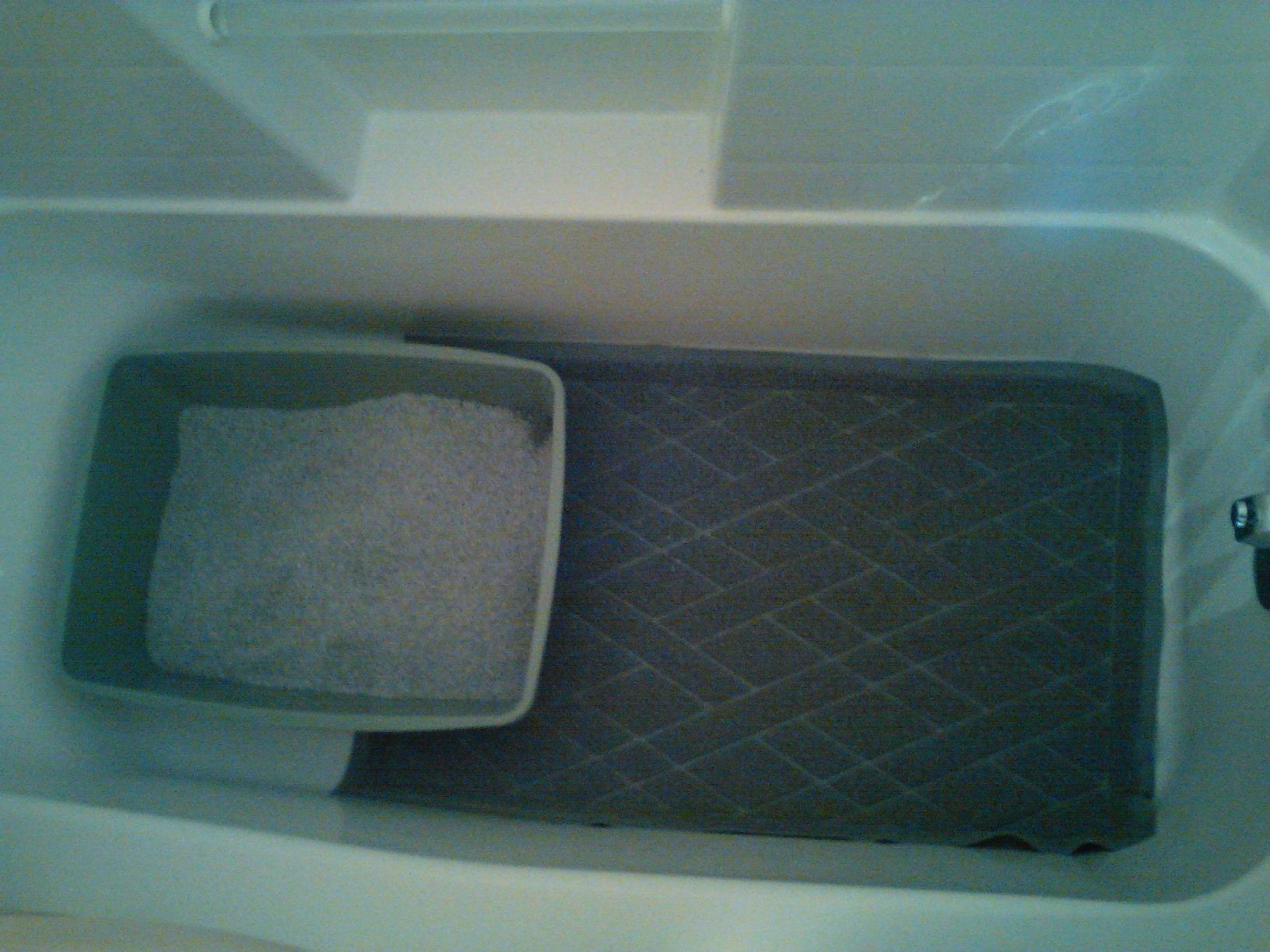 Pawkin Cat Litter Mat, Patented Design with Litter Lock Mesh, Extra Large, Durable, Easy to Clean, Soft, Fits Under Litter Box, Litter Free Floors, Gray customer photo 2