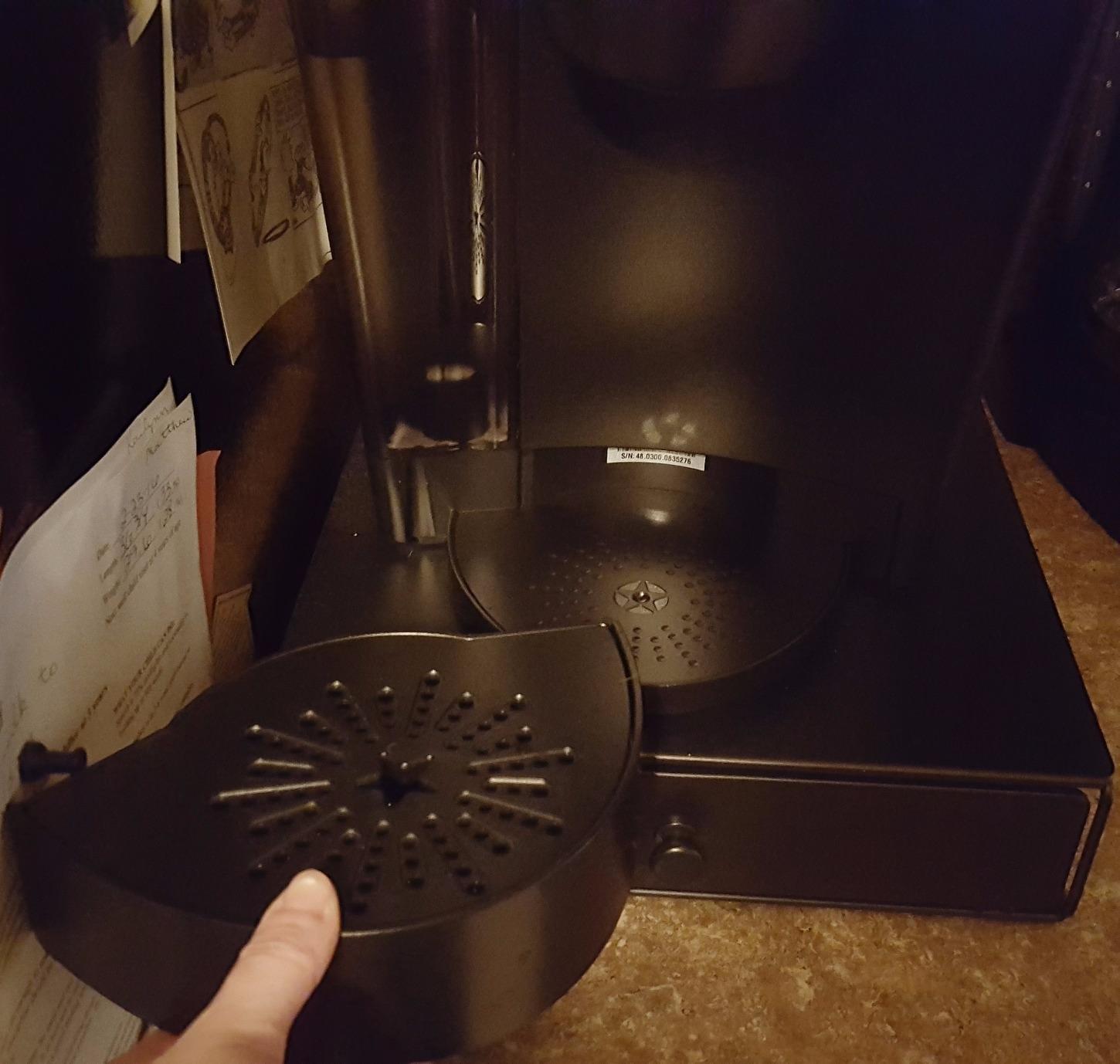 Keurig K-Classic Single Serve K-Cup Pod Coffee Maker, with 3 Brew Sizes, 48oz Removable Reservoir, Black customer photo 1