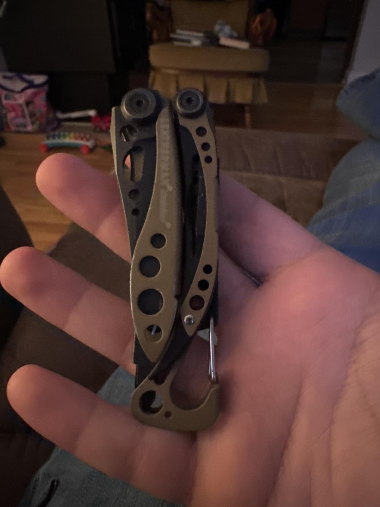 LEATHERMAN, Skeletool, 7-in-1 Lightweight, Minimalist Multi-tool for Everyday Carry (EDC), Home, Garden & Outdoors, Stainless Steel customer photo 1