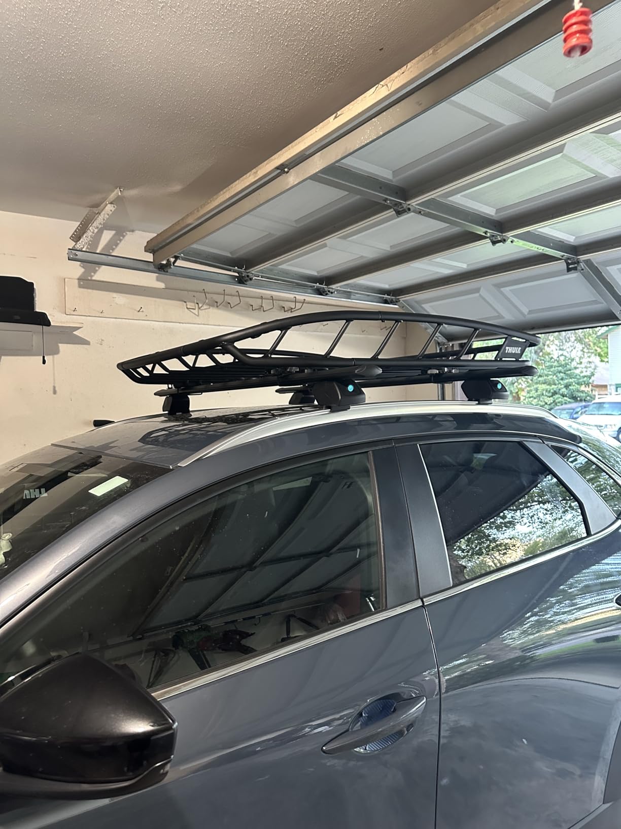 Thule 859XT Canyon XT Roof Basket, Black customer photo 2