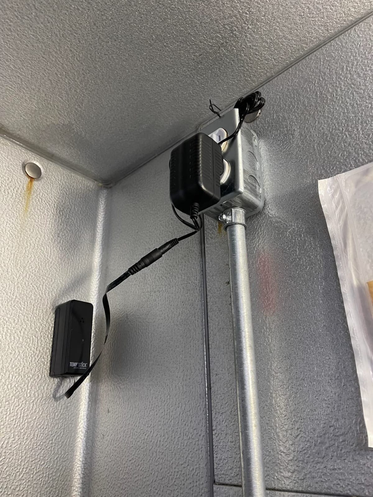 Temp Stick Remote WiFi Temperature & Humidity Sensor, Data Logger. No Subscription. 24/7 Monitor, Unlimited Text, App & Email Alerts. Made in America customer photo 1