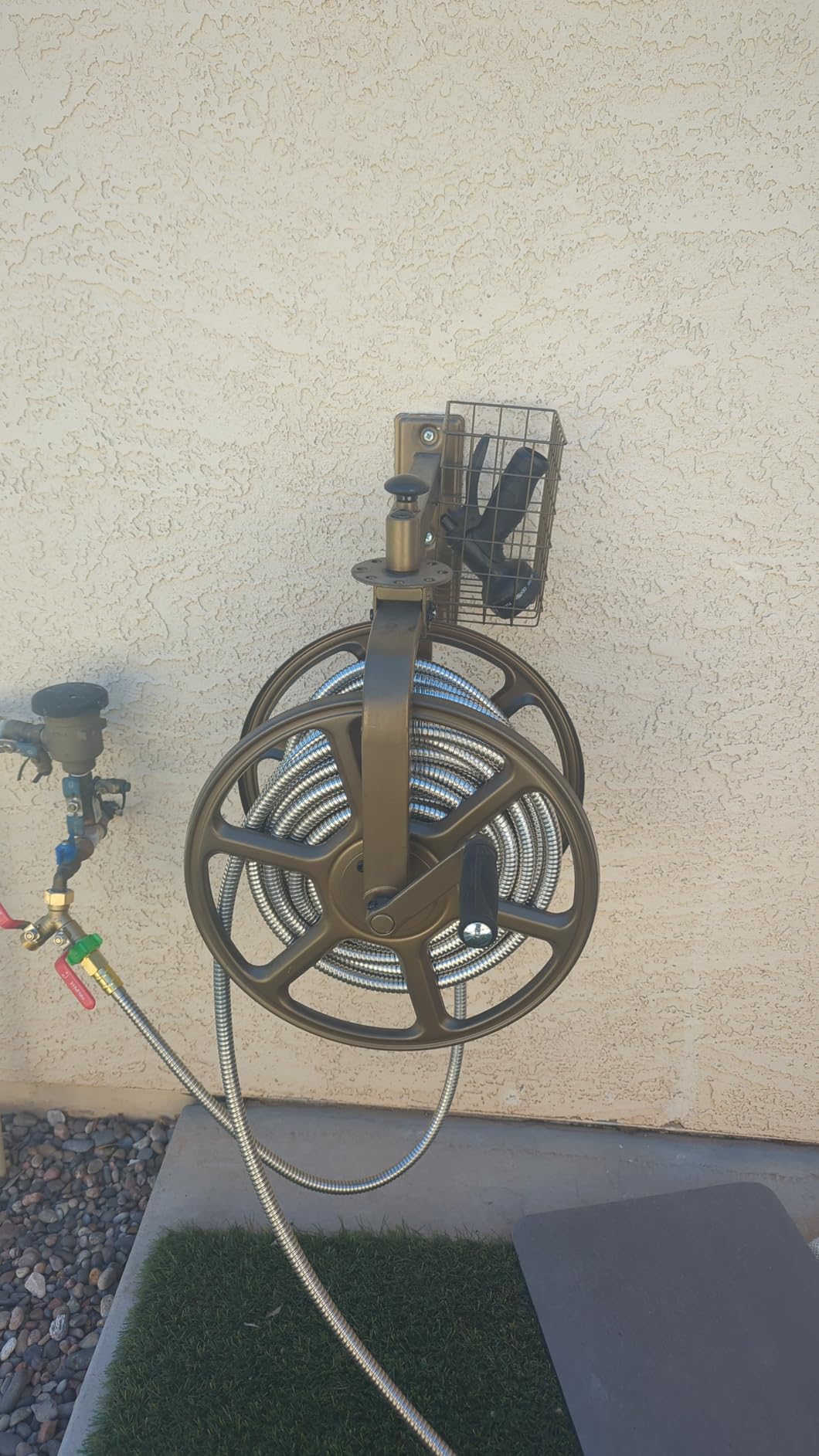 Liberty GARDEN 712 Single Arm Navigator Multi-Directional Garden Hose Reel, Holds 125-Feet of, 5/8-Inch, Bronze customer photo 1
