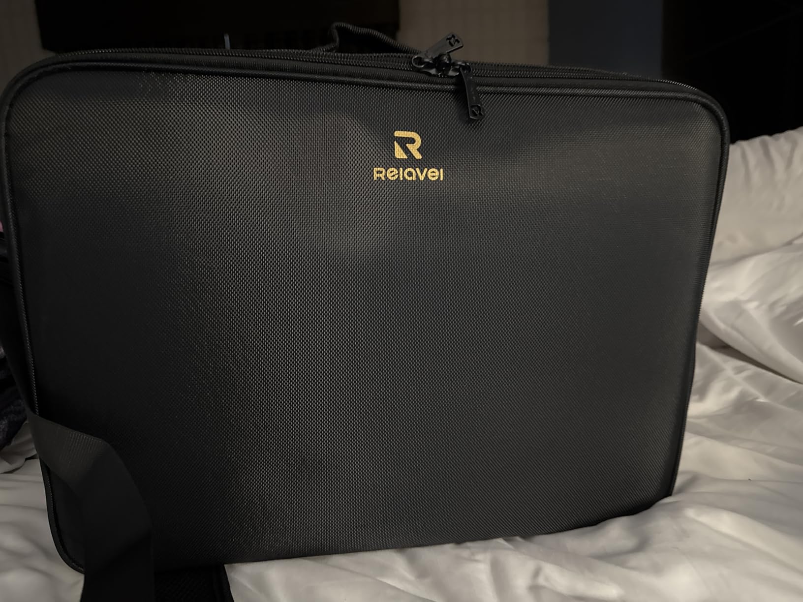 Relavel Extra Large Makeup Case Travel Makeup Train Case Professional Makeup Artist Bag Portable Nail Organizer Box Art Supply Case with Adjustable Dividers/Attach to Trolley/Shoulder Strap (Black) customer photo 2