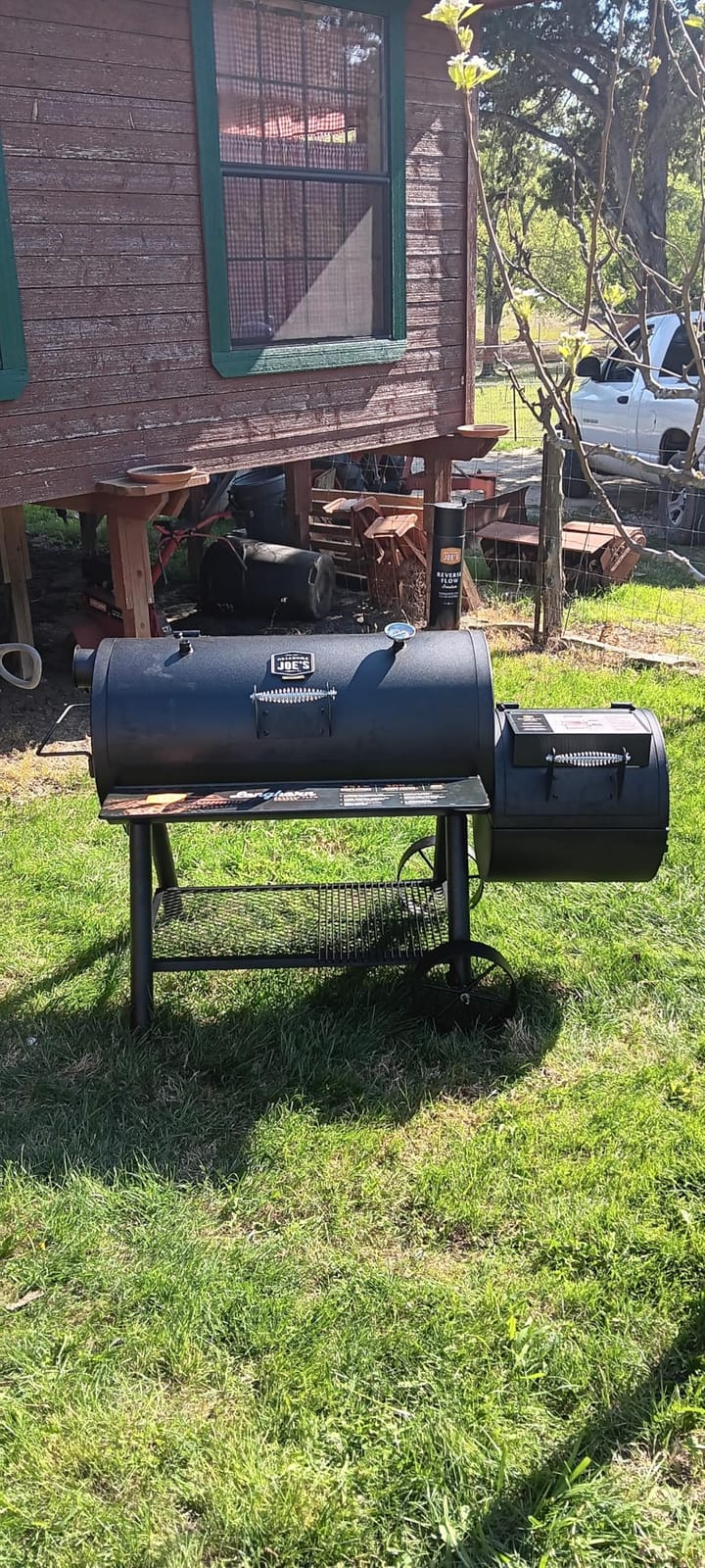 Oklahoma Joe's Longhorn Reverse Flow Offset Charcoal Smoker and Grill with 1060 sq. in. Cooking Area in Black customer photo 2