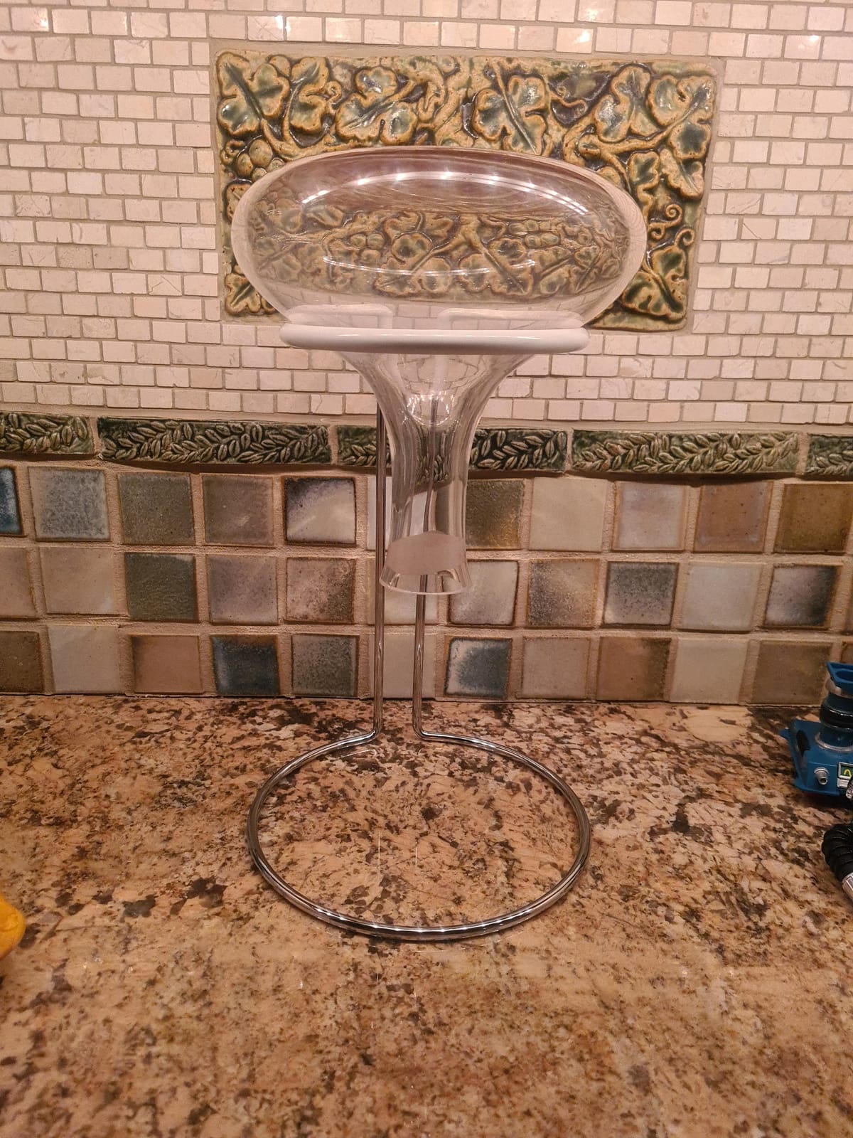 Lily's Home Wine Decanter Drying Stand with Rubber Coated Top to Prevent Scratches, Includes Cleaning Brush, For Standard Large Bottomed Wine Decanters, Decanter and Wine Glass NOT Included customer photo 1