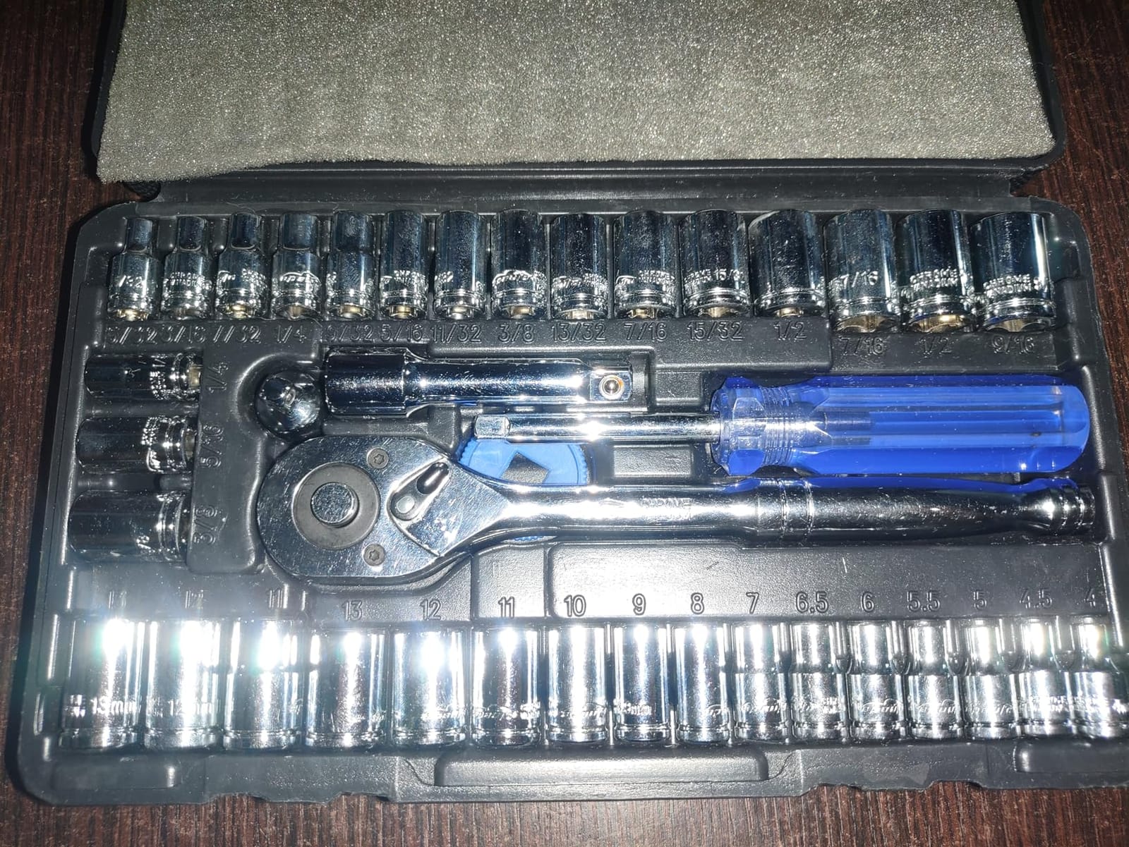 EPAuto 40 Pieces 1/4-Inch & 3/8-Inch Drive Socket Set, 72 Tooth Ratchet customer photo 1