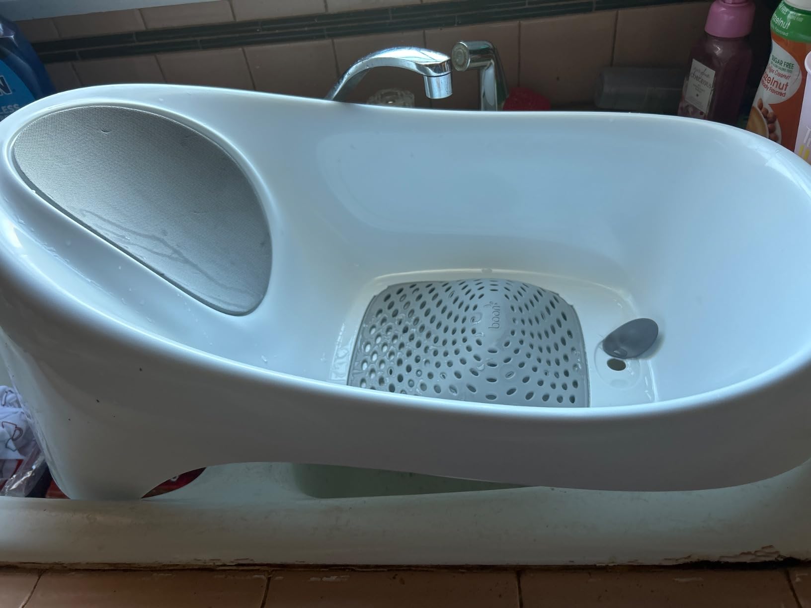 Boon Soak 3 Stage Baby Bathtub - Baby Bath Tub with Three Support Positions for Newborn to Toddlers - Color Changing Drain Plug for Ideal Bath Temperature - Gray - Ages 0 to 18 Months and Up customer photo 1