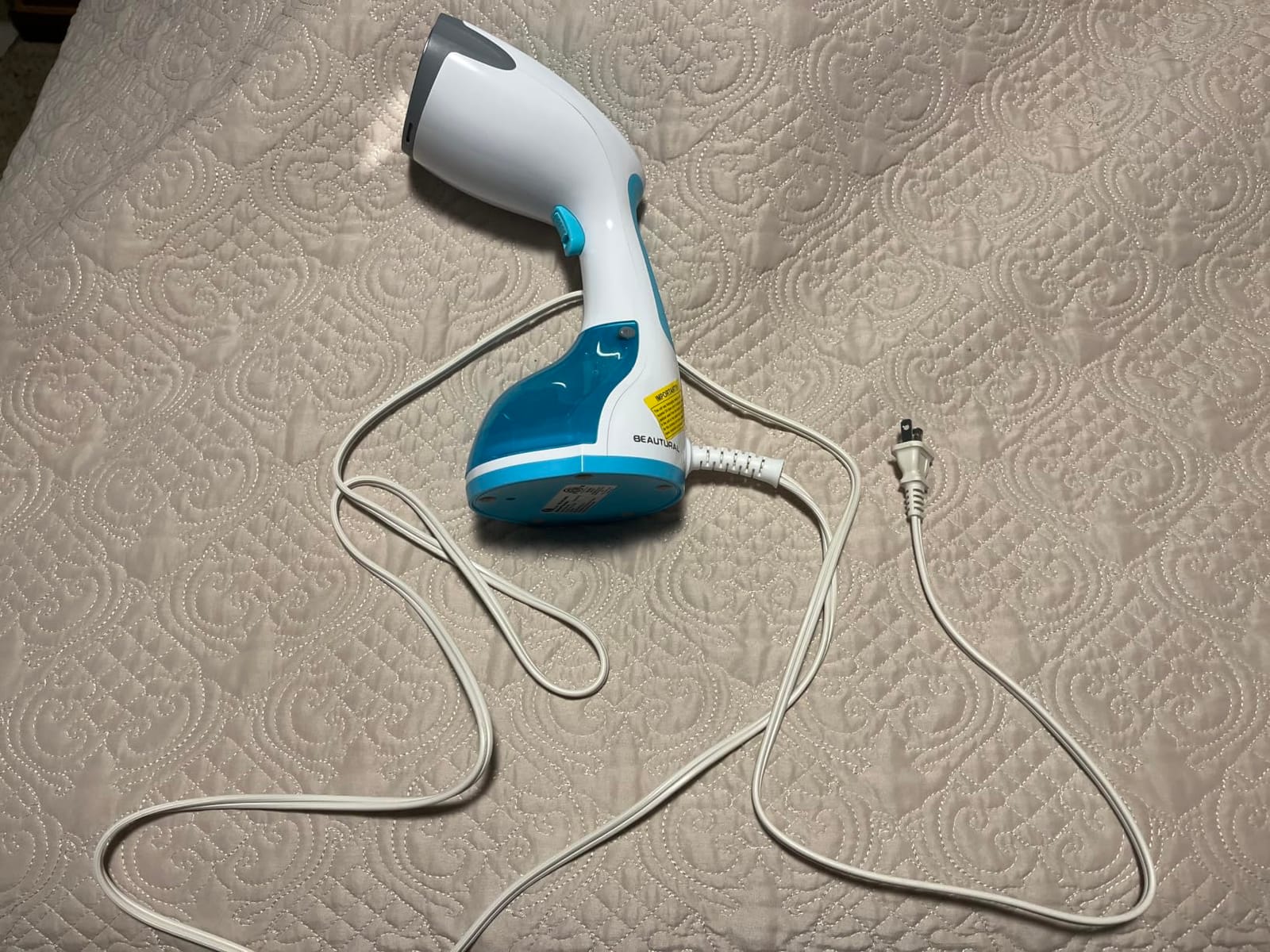 BEAUTURAL Steamer for Clothes, Handheld Garment Fabric Wrinkle Remover | 30-Second Fast Heat-up, Ceramic Heating Plate, Auto Shutoff, Large Detachable Water Tank, Portable Design, 1200 Watts customer photo 1