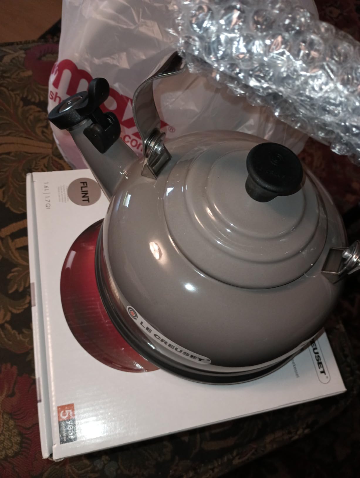 Le Creuset Enamel On Steel Whistling Tea Kettle, 1.7 qt., Oyster/Black Knob customer photo 1