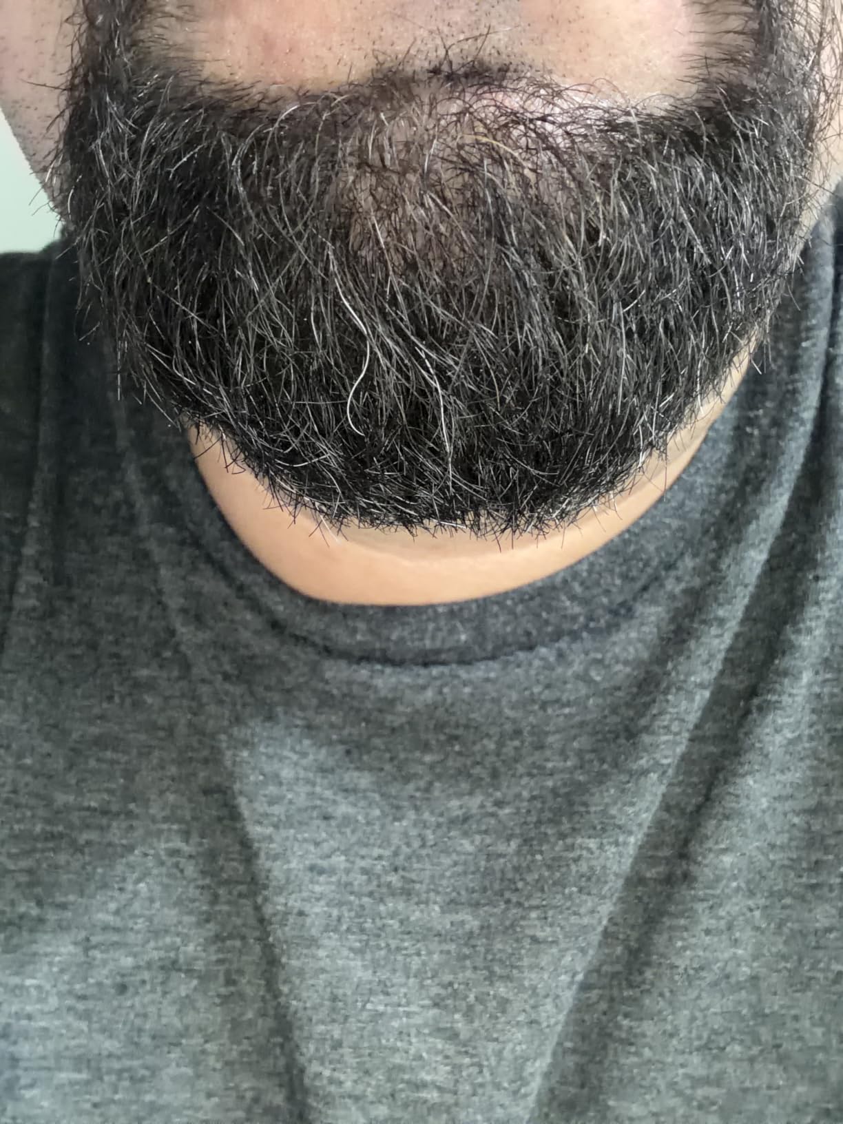 American Crew Men's Beard Serum, Lightweight Conditioning Oil, 1.7 fl oz | Lightweight, fast-absorbing beard oil that conditions, softens & nourishes for a smooth, shiny, well-groomed beard. customer photo 1