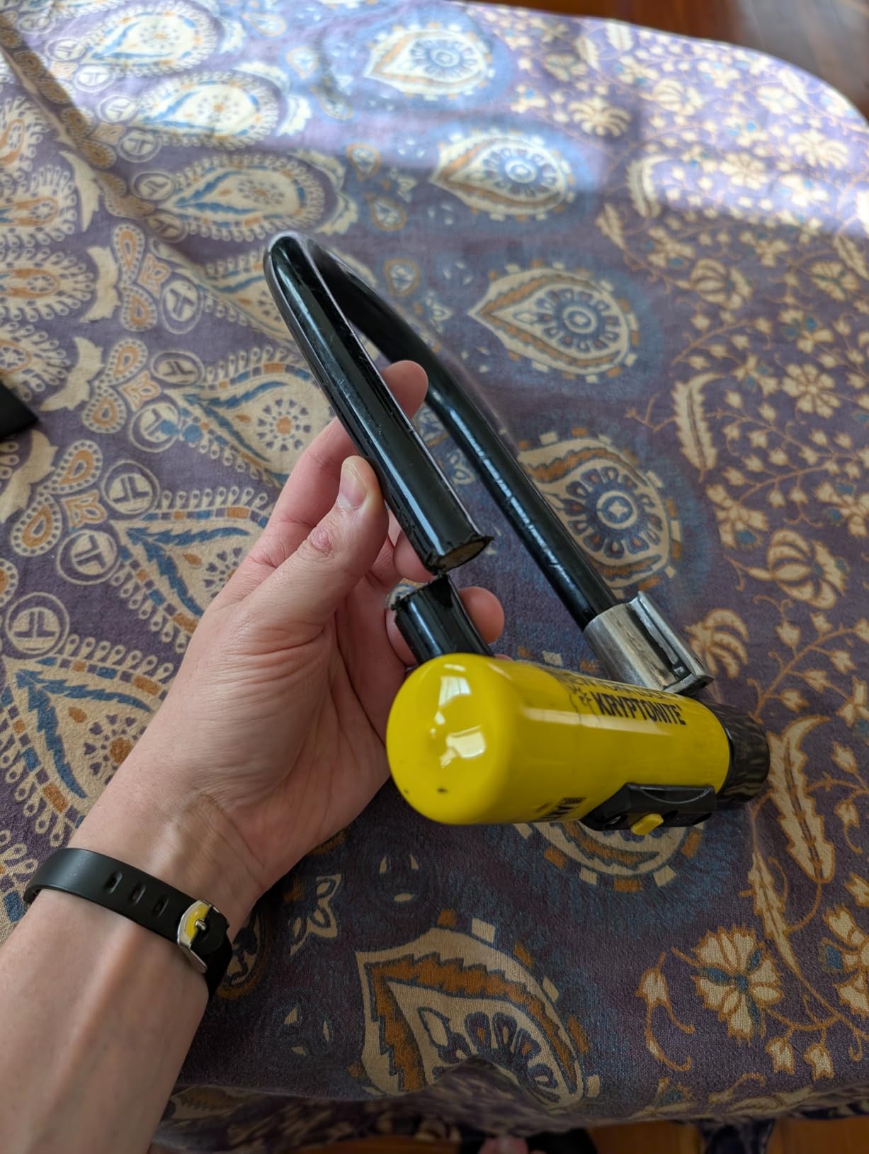 Kryptonite New York Standard Bike U-Lock, Heavy Duty Anti-Theft, 16mm Shackle with Mounting Bracket and Keys, Ultimate Security for Bicycles E-Bikes and Scooters. customer photo 1
