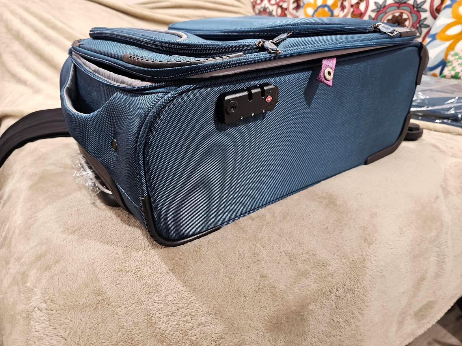 Coolife Softshell Luggage, TSA Lock, Spinner Wheels, 4-Piece Set with Tote | 1680D oxford cloth, 210D nylon lining, 4 spinner wheels, telescopic handle, IATA carry-on, aluminum handle, TSA lock customer photo 2