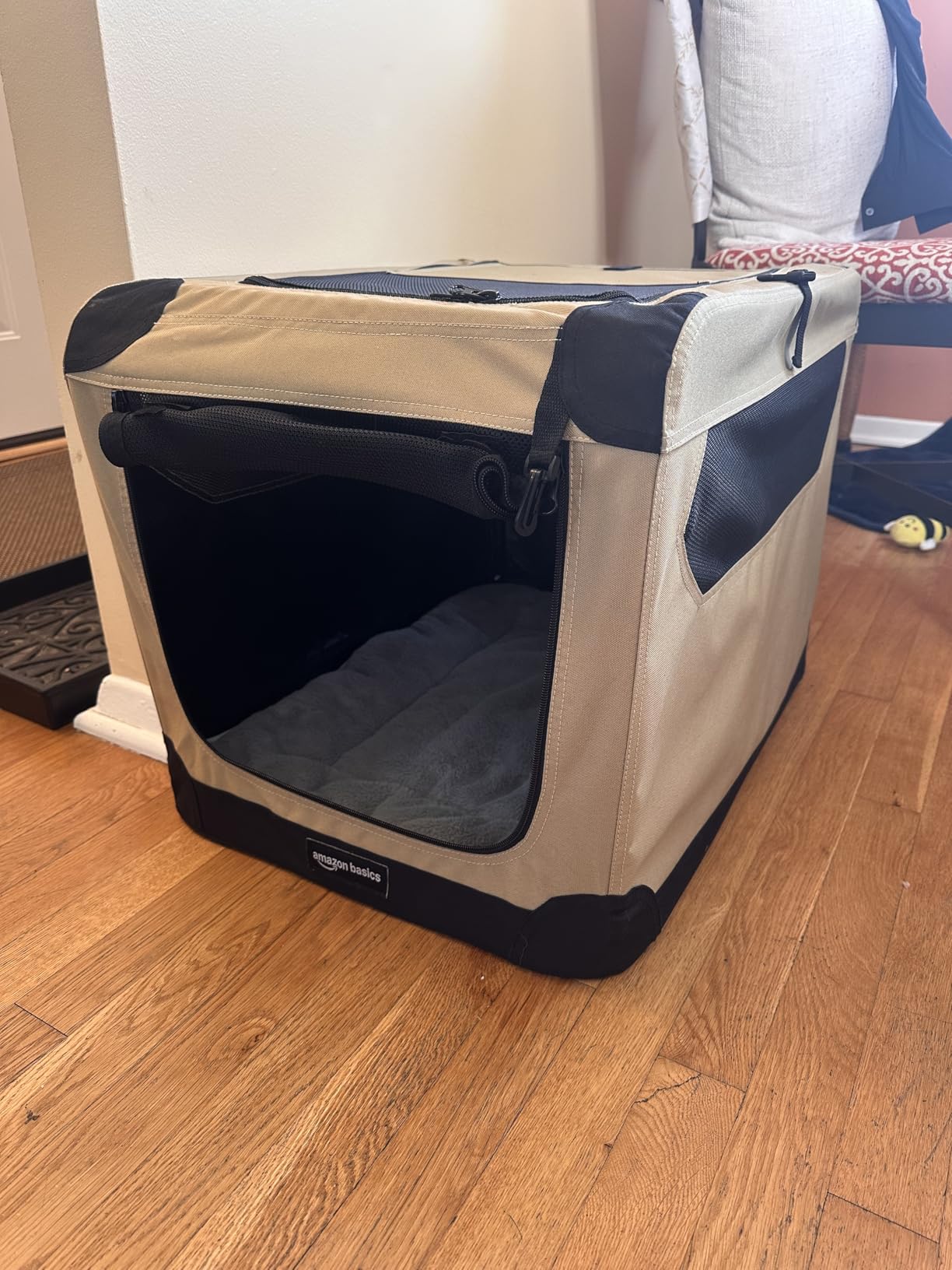 Amazon Basics Portable Folding Soft Dog Crate, Double Door, Collapsible Travel Kennel, Easy to Assemble, Medium, 29.92