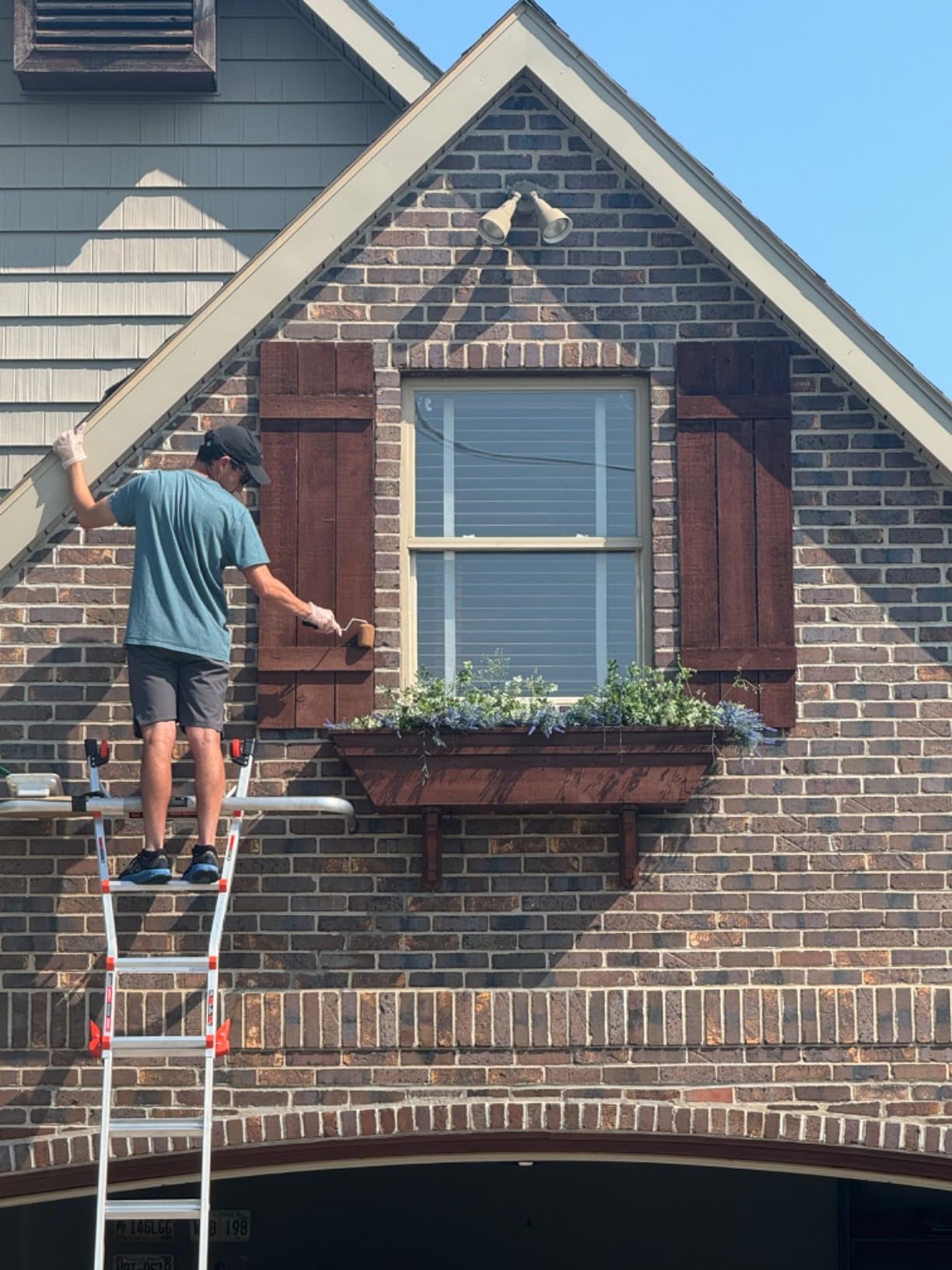 Little Giant Velocity, Aluminum Ladder, 18 ft with Leg Levelers, 15417-801 | Telescoping Multi-Position Ladder, Integrated Leg Levelers, Slip-Resistant Feet, Type IA 300 lbs. Rating customer photo 2