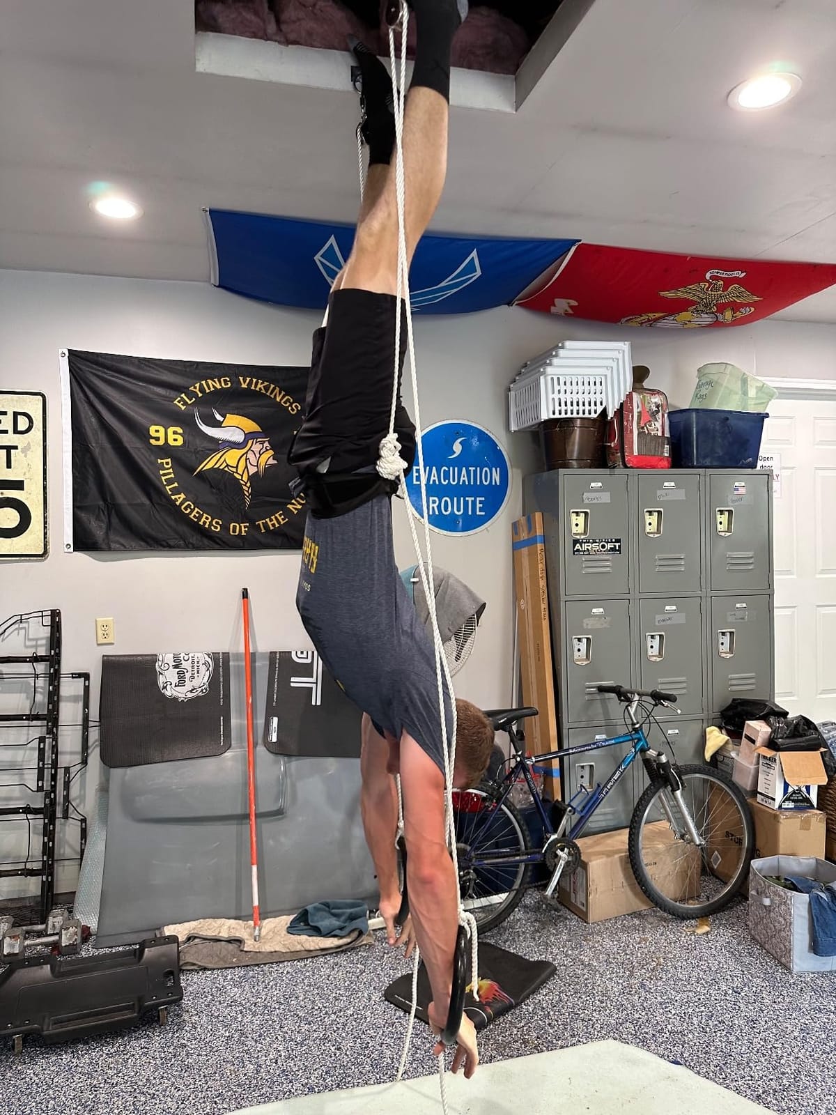 PACEARTH Gymnastic Rings 1100lbs Capacity with 14.76ft Adjustable Buckle Straps Pull Up Exercise Rings Non-Slip Rings for Home Gym Full Body Workout customer photo 1