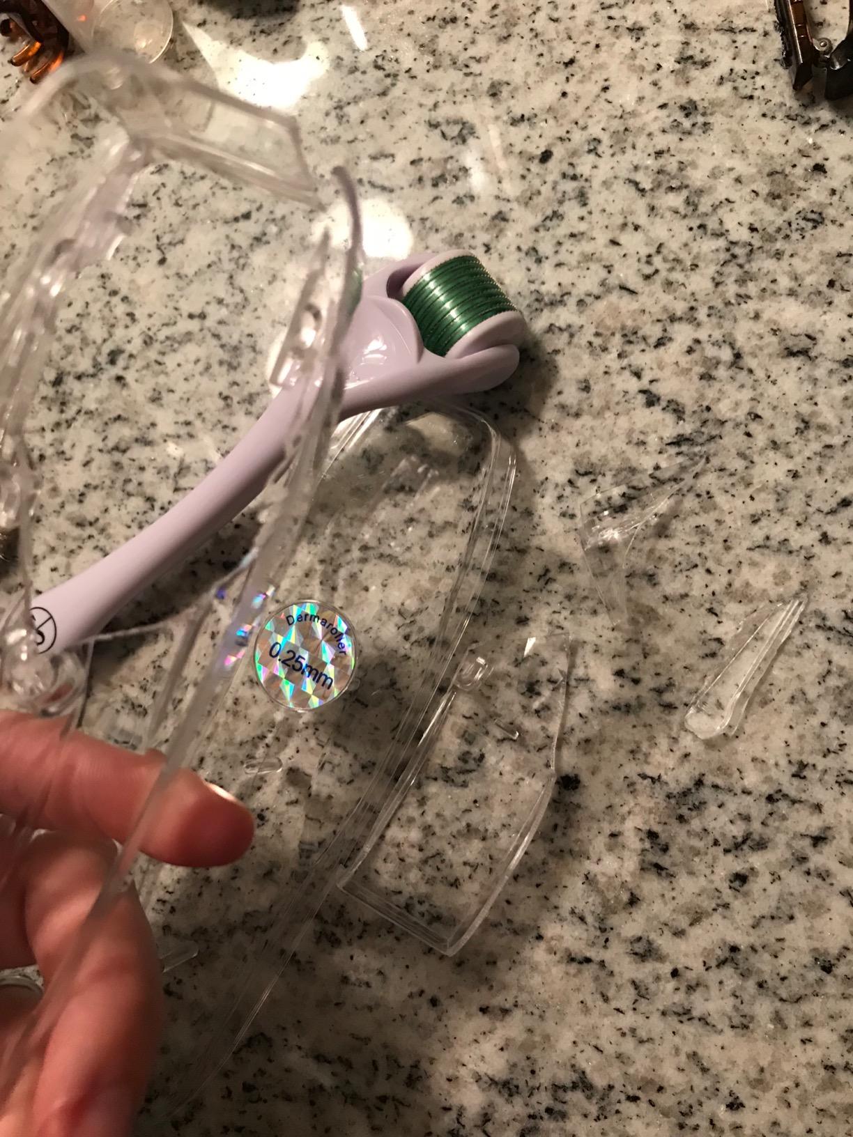 Sdara Skincare Derma Roller Microneedling Roller for Face - Includes Free Storage Case (Pack of 1) Unisex customer photo 1