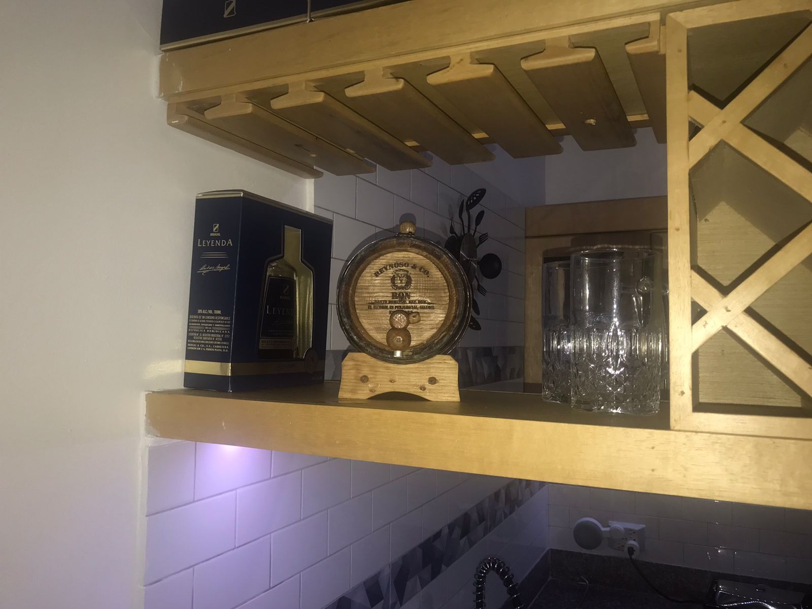 Personalized - Custom American White Oak Bourbon Aging Barrel - Oak Barrel Aged (5 Liters, Black Hoops) customer photo 2