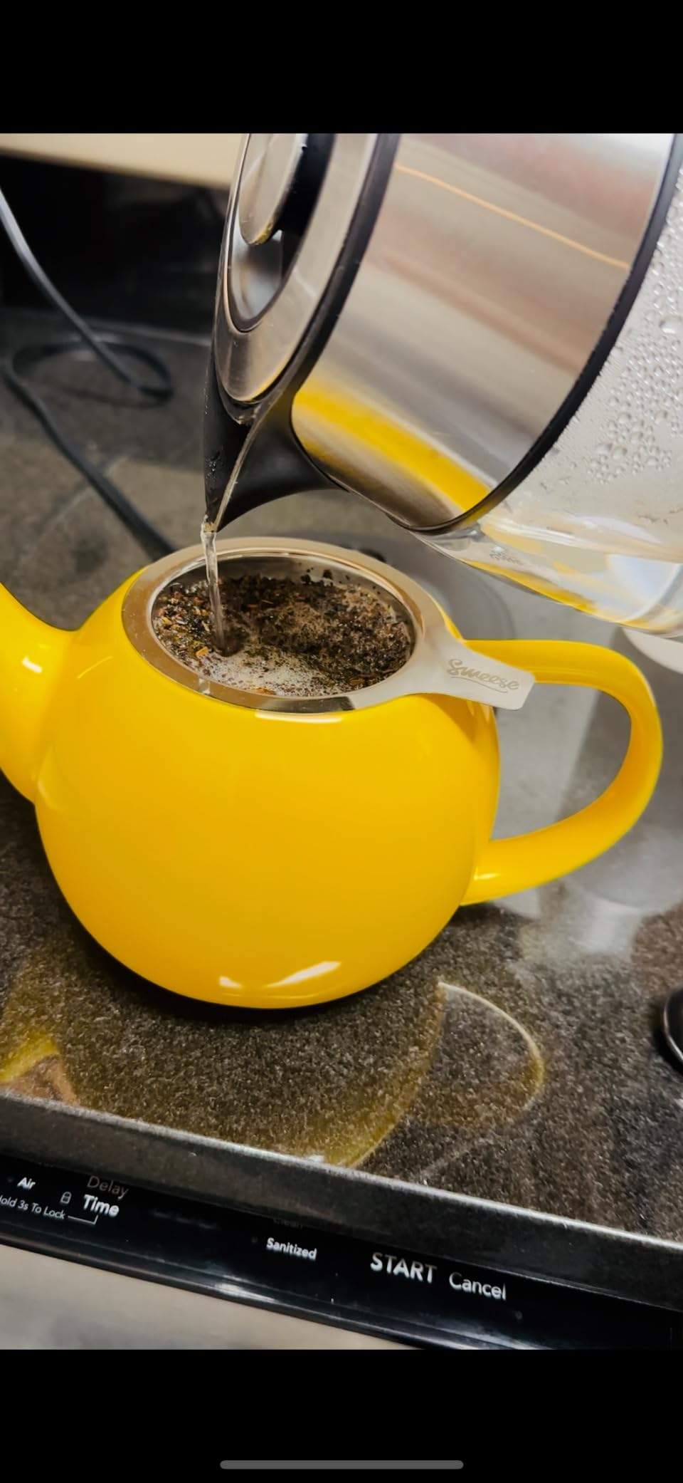 Sweese Teapots for Tea, 27 oz Porcelain Tea pot with Removable Stainless Steel Infuser, Tea Pots for Loose Tea - White customer photo 1