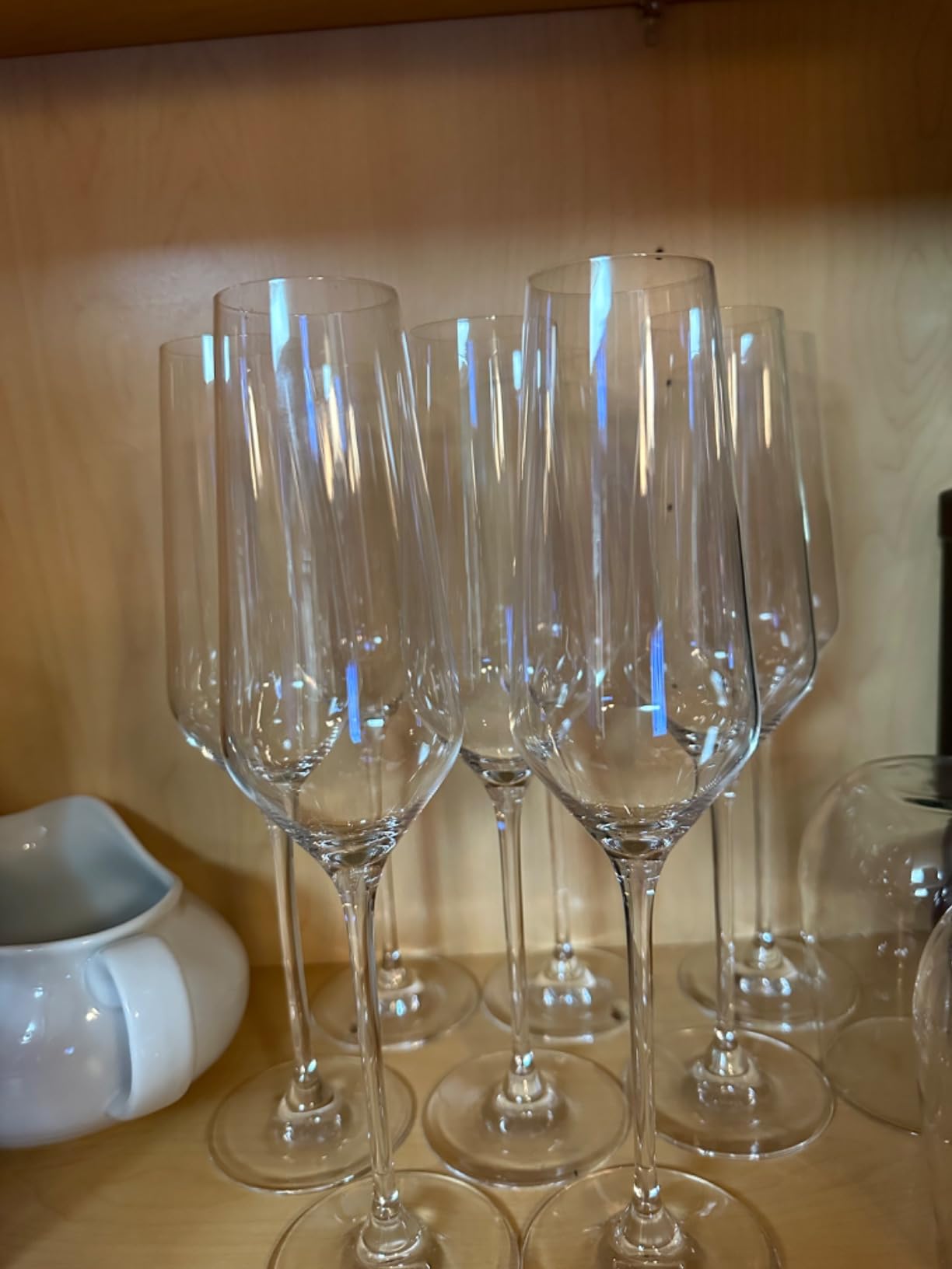 JoyJolt Champagne Glasses Layla Collection, Set of 4 - 6.7 oz Elegant Crystal Stemmed Champagne Flutes for Prosecco, Sparkling Wine, Mimosas, Cocktails, Weddings, Anniversaries, Parties customer photo 1