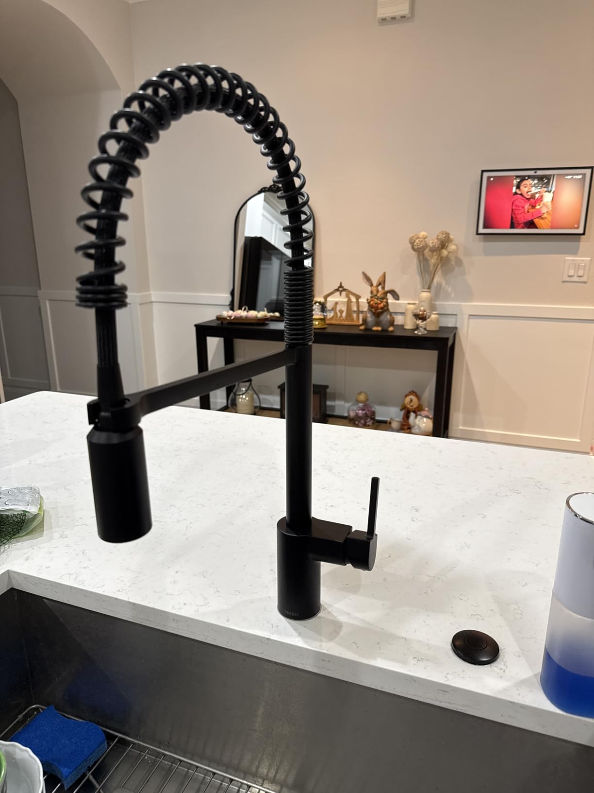 Moen Align Spot Resist Stainless Motionsense Wave Sensor Touchless One-Handle High Arc Spring Pulldown Kitchen Faucet with Sprayer, 5923EWSRS customer photo 1