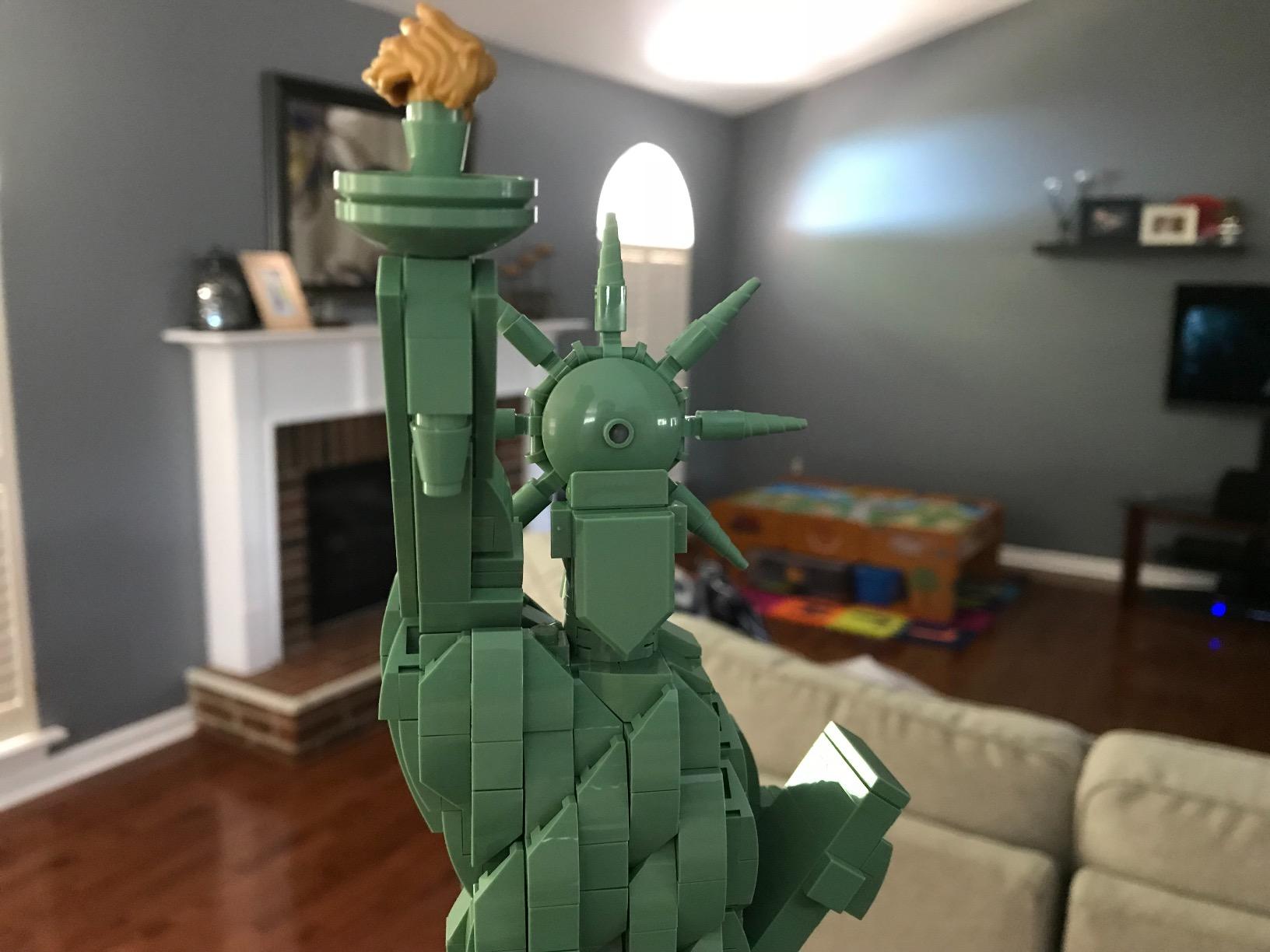 Architecture Statue of Liberty Model Building Set - Collectible New York City Souvenir, Creative Home Décor or Office Centerpiece, Great Gift Idea for Adults and Teens, 21042 customer photo 1