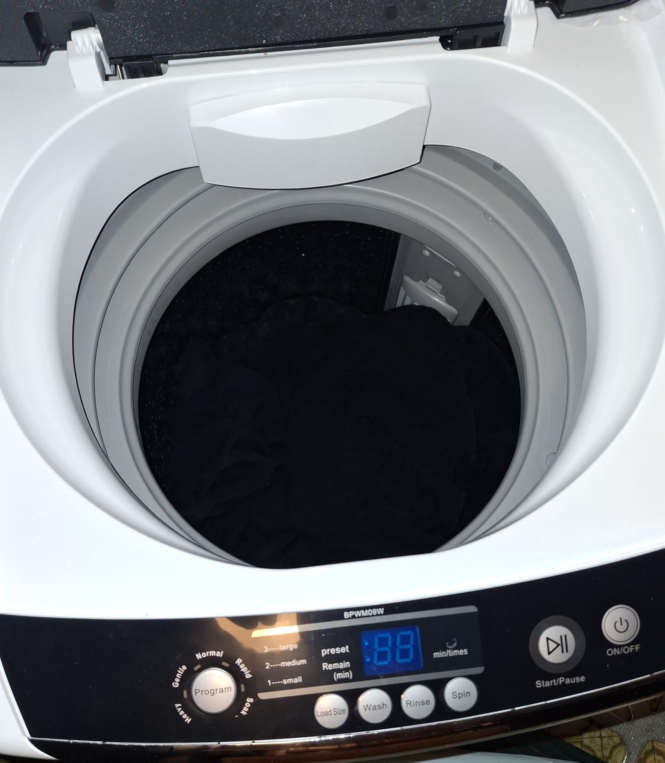 BLACK+DECKER 0.9 Cu. Ft. Portable Washer, 6.6 lb. Capacity, BPWM09W, White | 6.6 lb. Capacity Washing Machine for Homes & Apartments, 5 Wash Cycles, Quick Connect Sink Adapter and Drain Hose Included customer photo 2