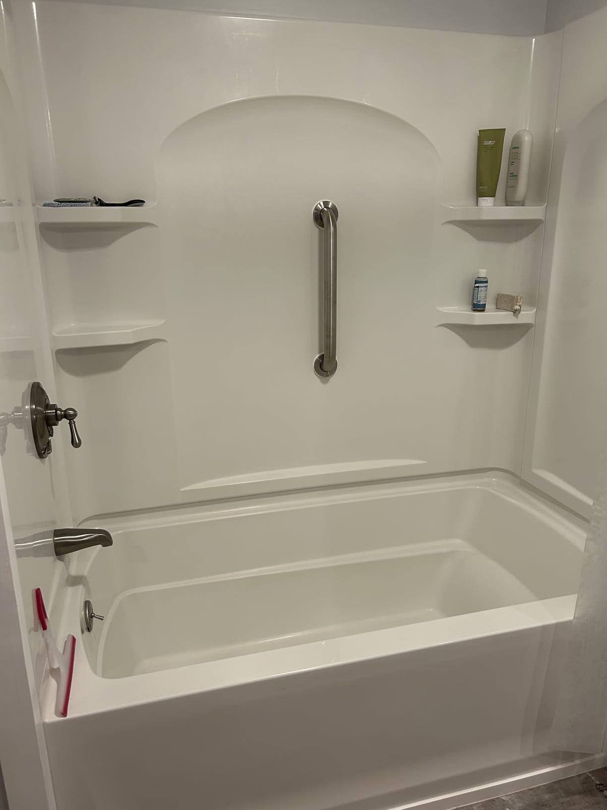 Amazon Basics Bathroom Handicap Safety Grab Bar, 24-inch customer photo 2