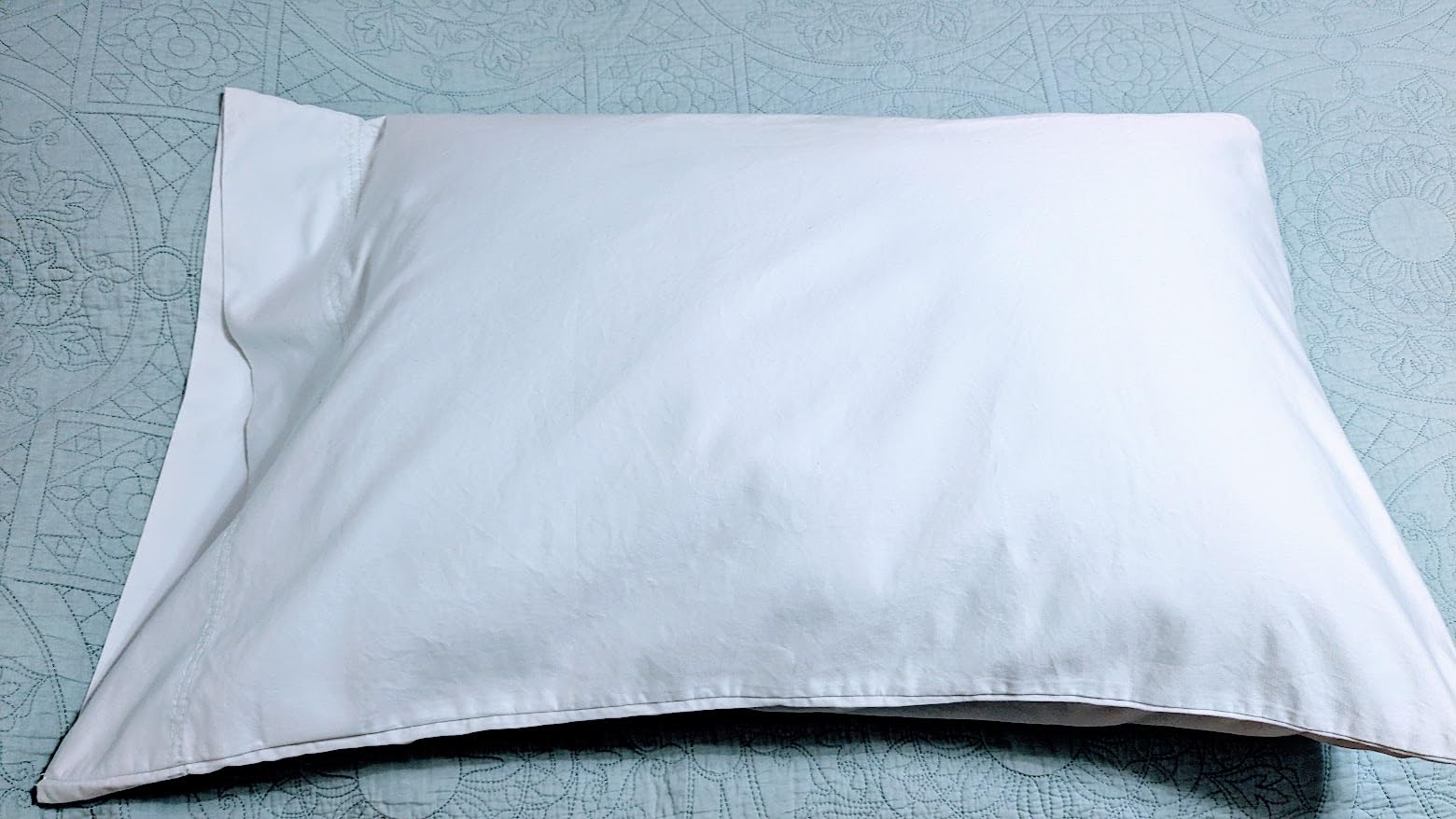 CALIFORNIA DESIGN DEN Luxuriously Soft Hotel Quality 600 Thread Count, 100% Cotton Set of 2 Cases, Crisp & Cool White Standard Pillow Cases Fits Standard & Queen Pillows (Bright White) customer photo 1