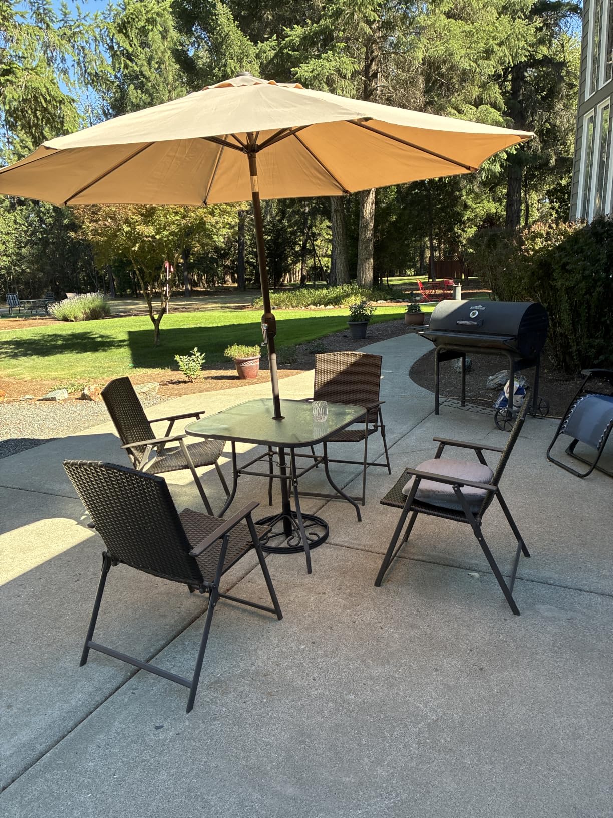 Blissun 9' Outdoor Patio Umbrella, Market Umbrella with 8 Sturdy Ribs, Push Button Tilt and Crank customer photo 1