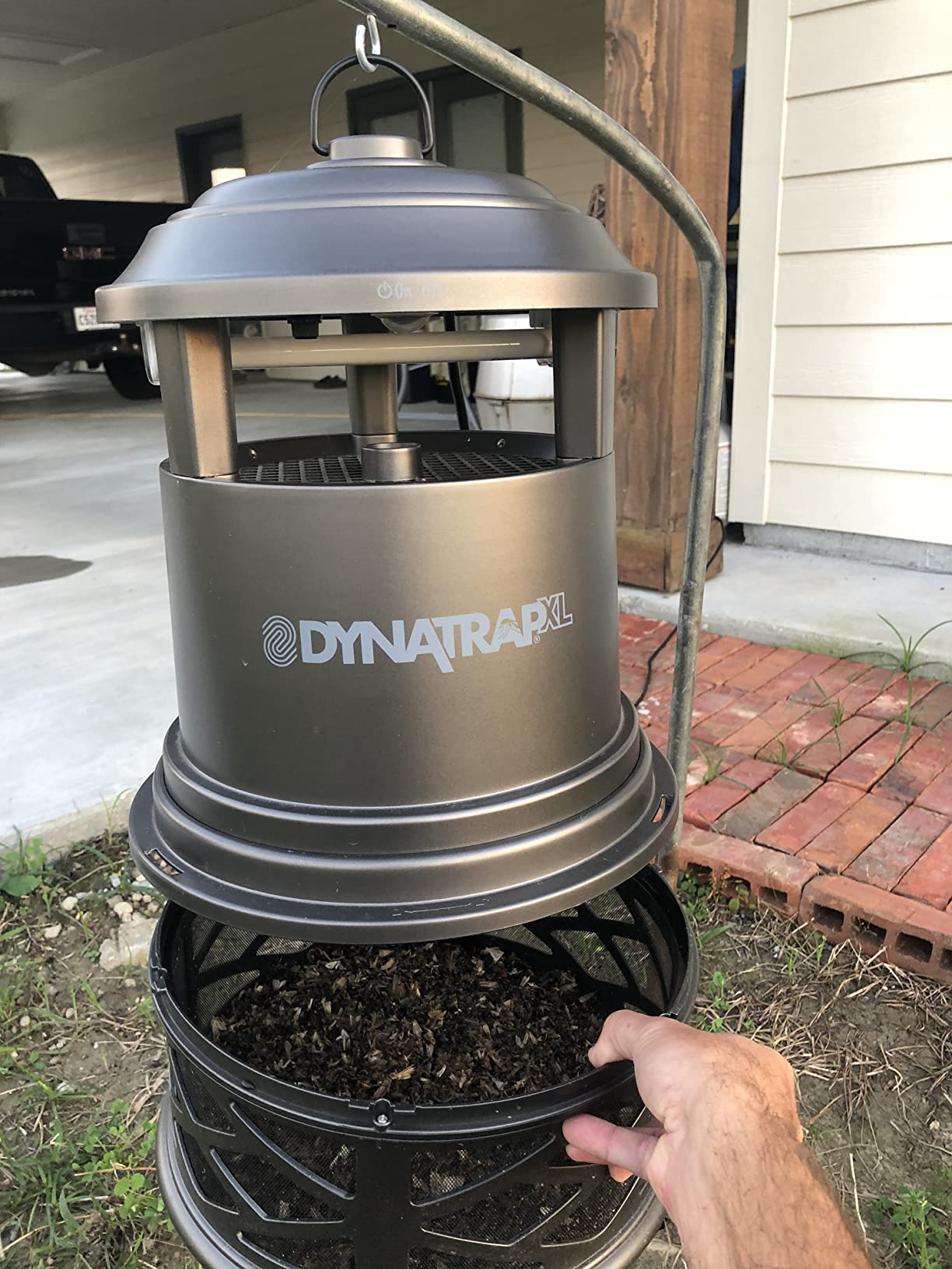 DynaTrap DT2000XLP-TUNSR Large Mosquito & Flying Insect Trap - Kills Mosquitoes, Flies, Wasps, Gnats, & Other Flying Insects - Protects up to 1 Acre customer photo 1
