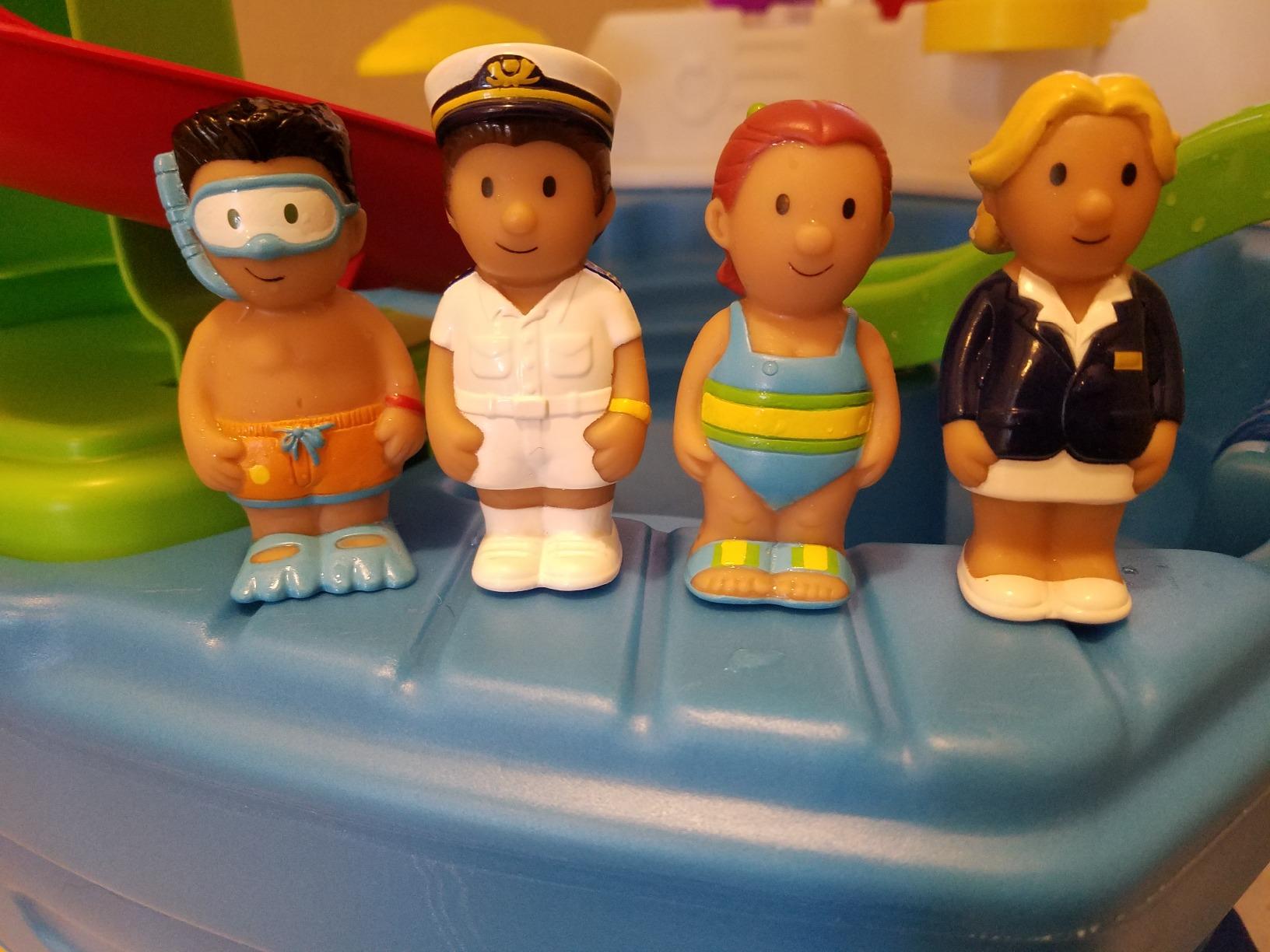 Step2 Fiesta Cruise Sand & Water Table with Umbrella customer photo 1