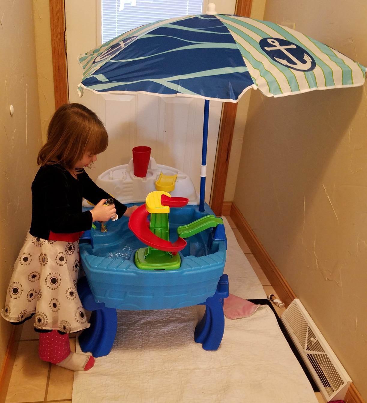 Step2 Fiesta Cruise Sand & Water Table with Umbrella customer photo 2