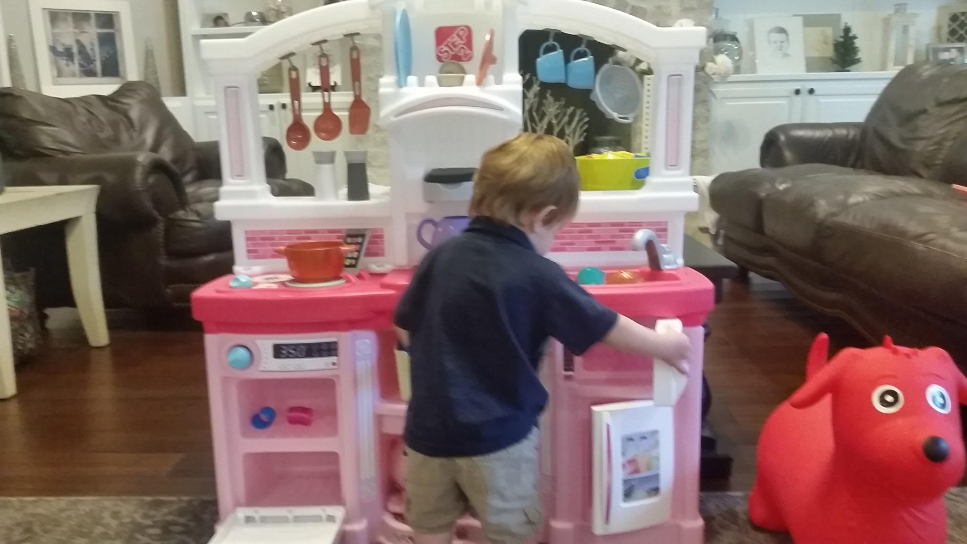 Step2 Fun with Friends Kids Kitchen Playset, Indoor/Outdoor Kitchenette, Interactive Play with Lights and Sounds, 25 Piece Toy Accessories, Toddlers 2+ Years Old, Pink customer photo 2