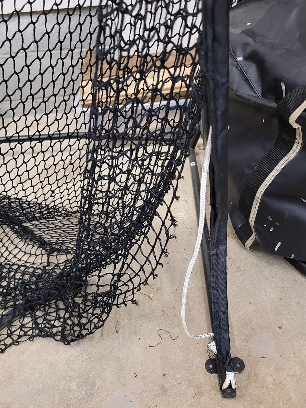 Amazon Basics Portable Golf Net, Practice Hitting Net for Indoor/Outdoor, Quick Setup, Black customer photo 2