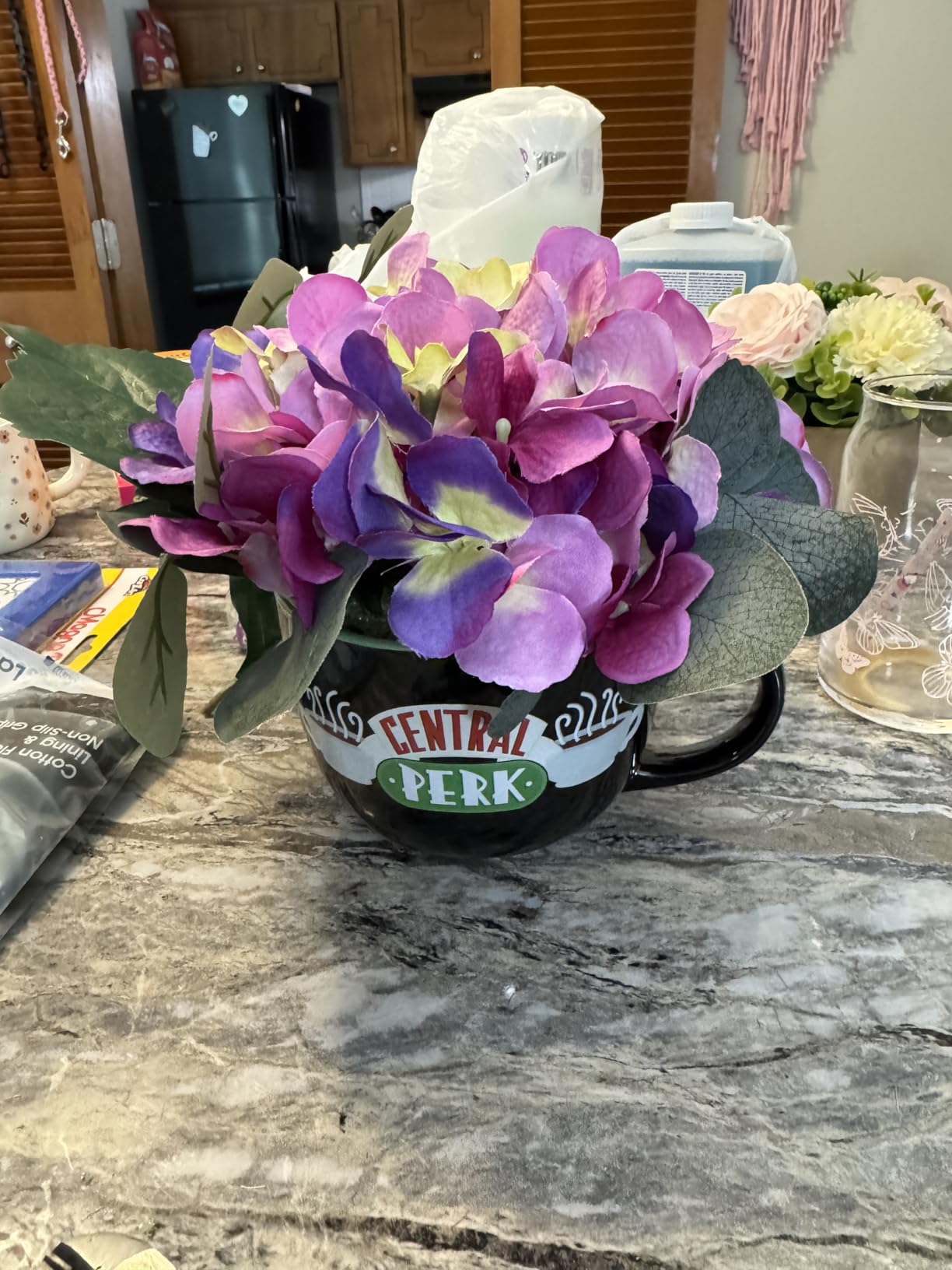 Silver Buffalo FRIENDS Central Perk Ceramic Soup Mug, 24oz Oversized for Coffee, Cup, Black, 0.71 Liters customer photo 2