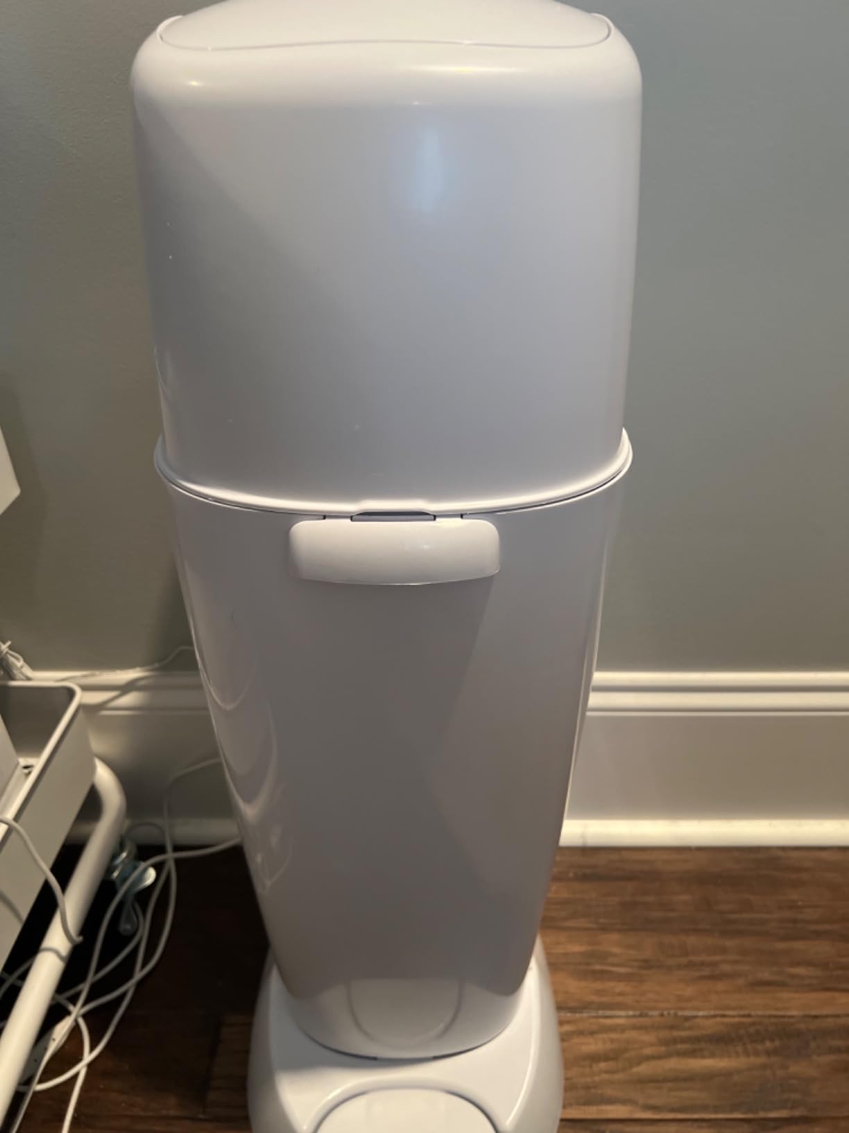Diaper Genie Registry Gift Set | Includes Diaper Genie Complete Diaper Pail, 8 Refill Bags, 1 Carbon Filter | Perfect Starter Kit customer photo 1