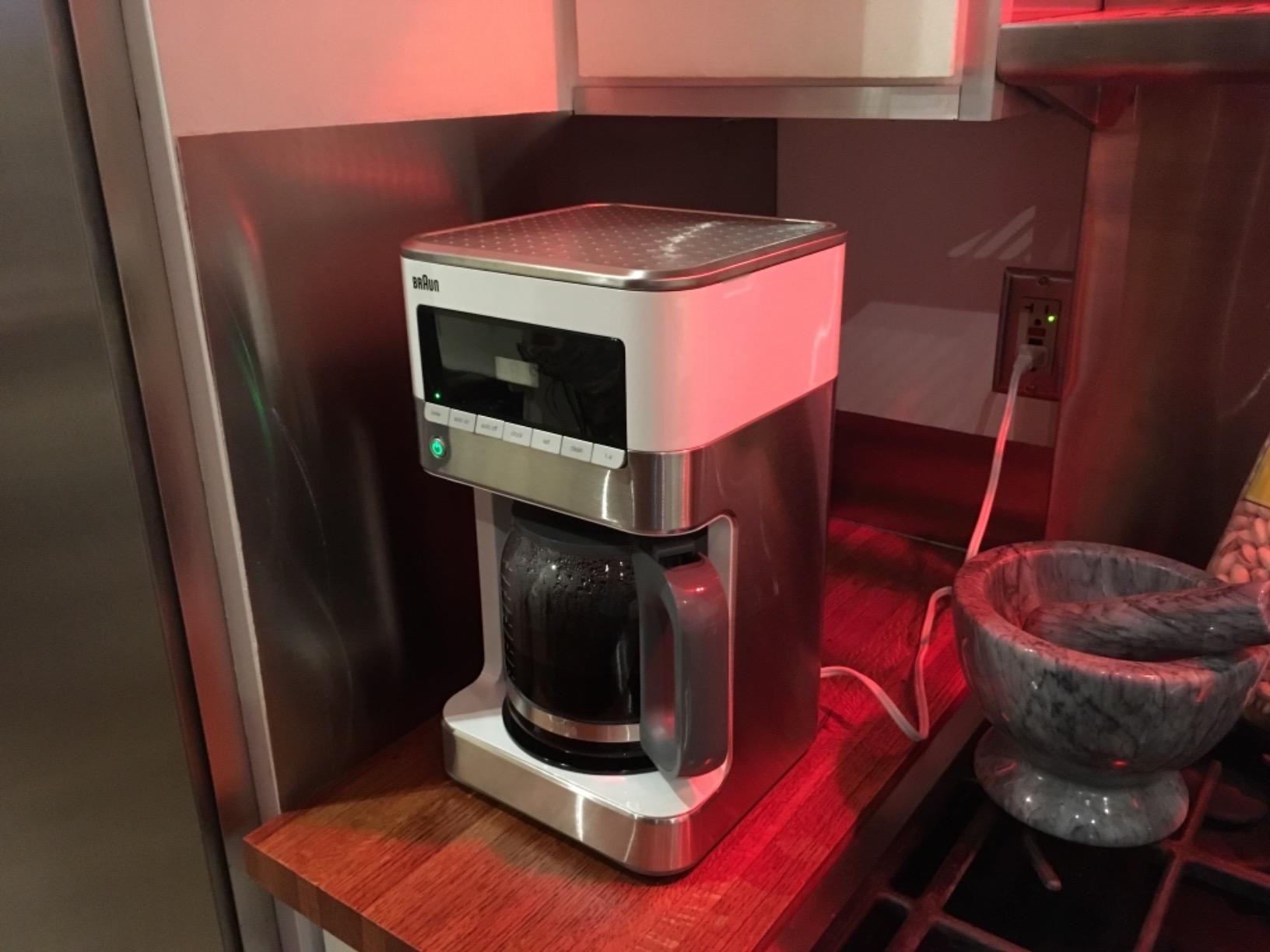 Braun KF6050WH BrewSense Drip Coffee Maker, White customer photo 1